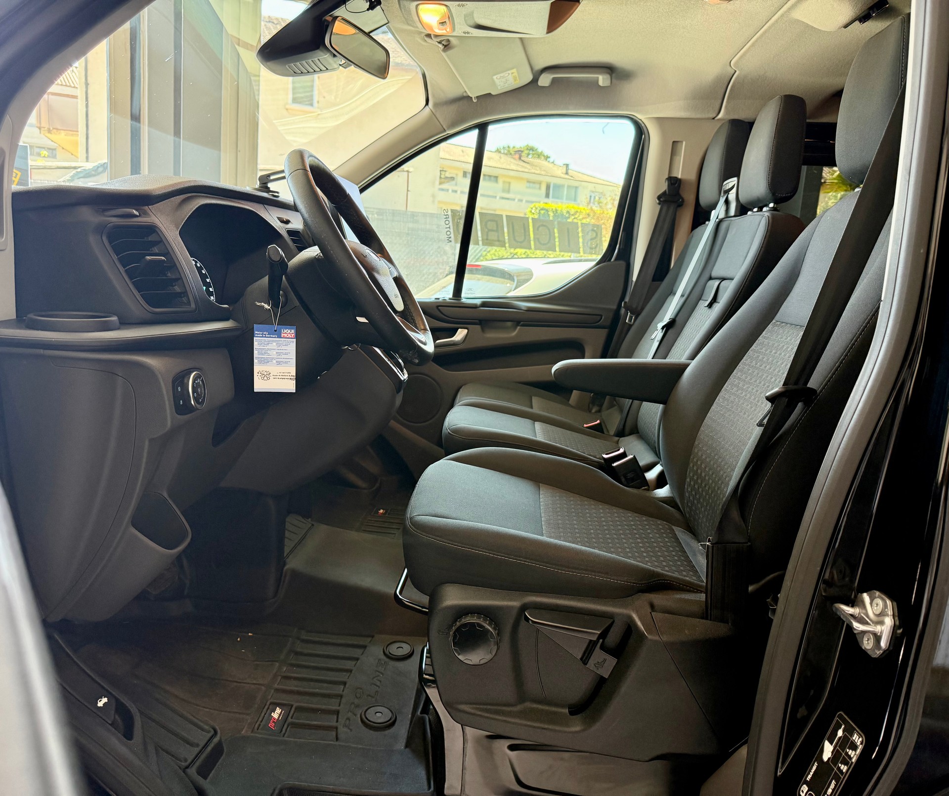 FORD Transit Custom 320 L2H1 Trend A-image-11