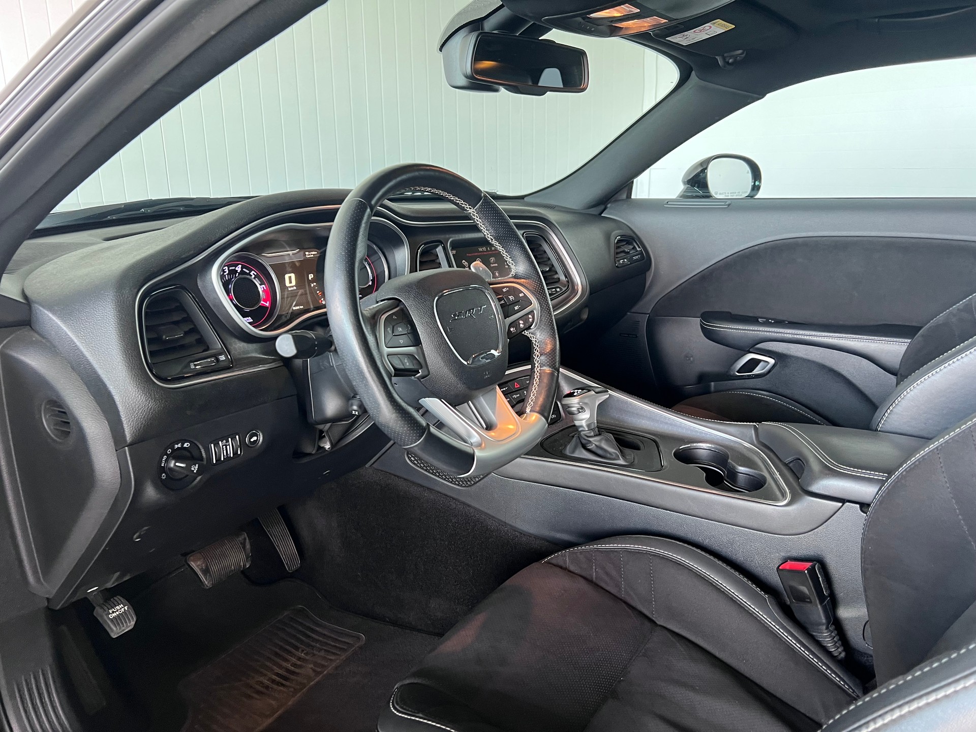 DODGE SRT 392 6.4 V8 HEMI-image-13