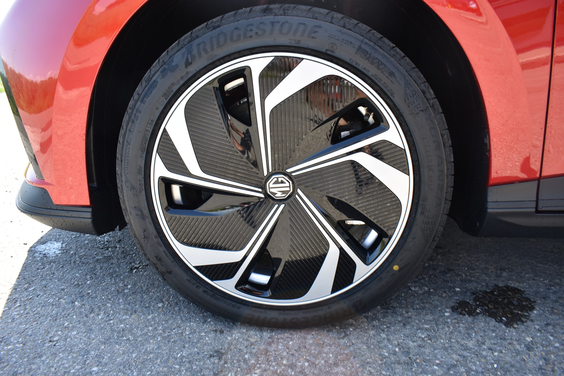 MG 4 EV 64kWh Premium-image-13