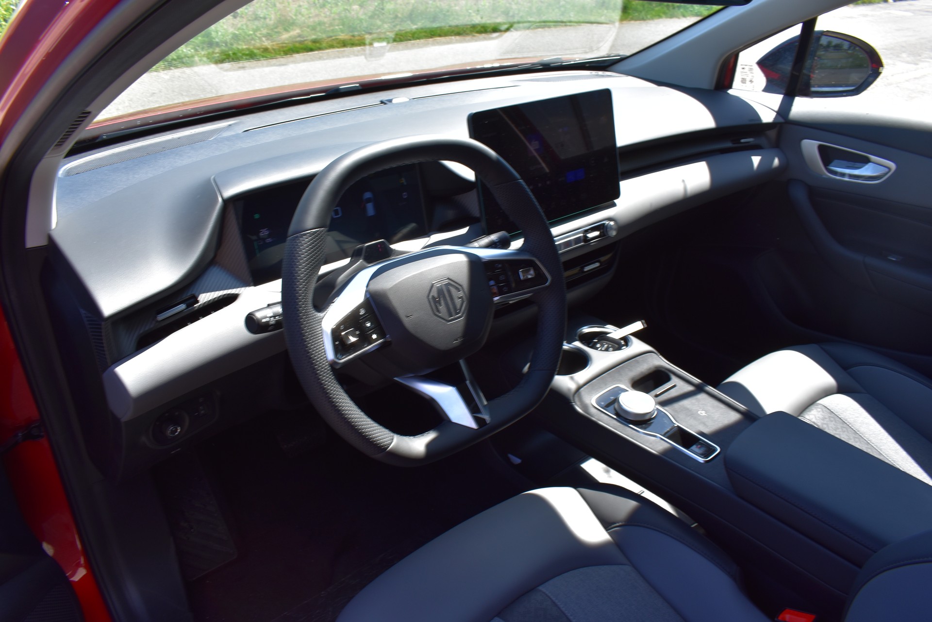 MG 4 EV 64kWh Premium-image-11