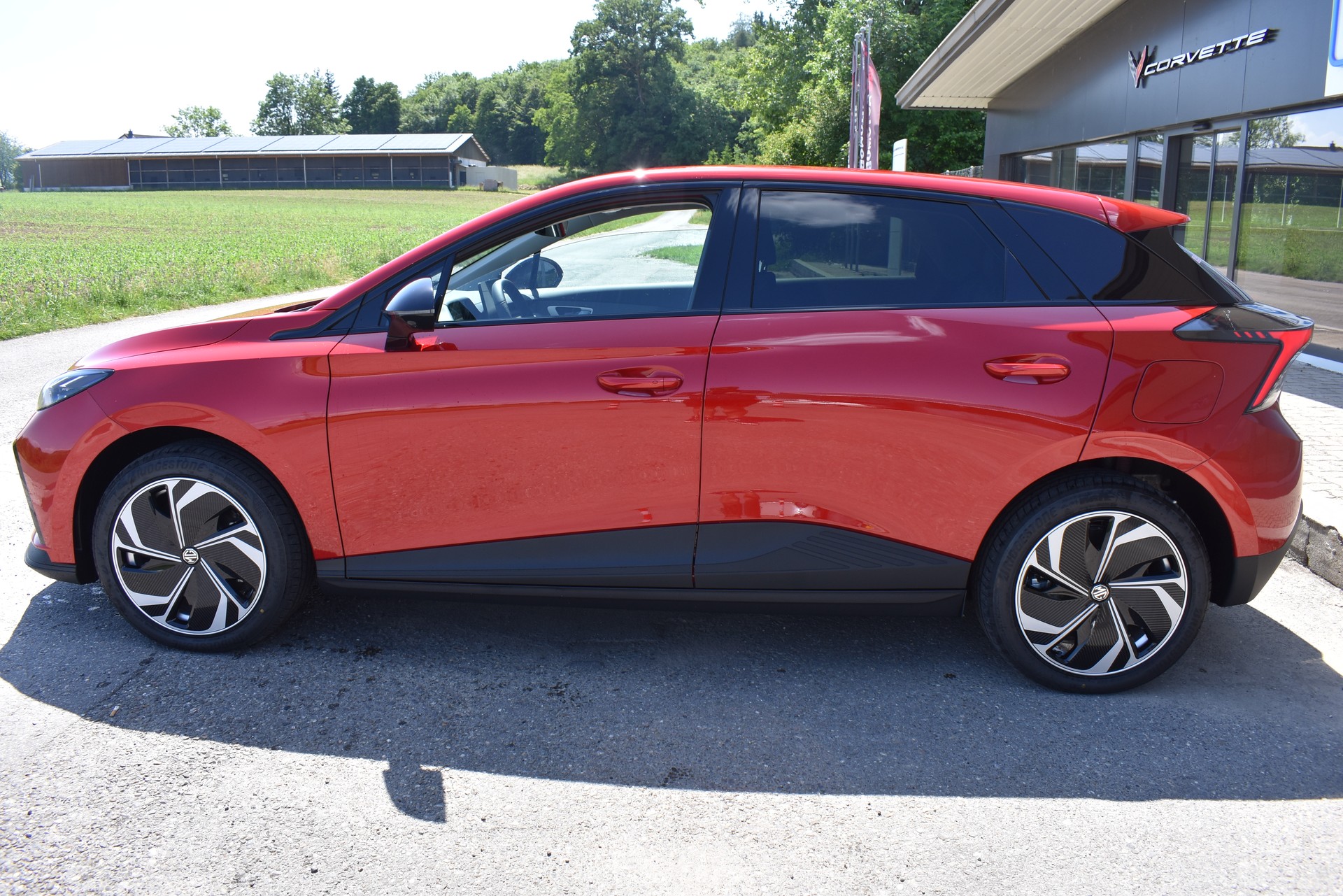 MG 4 EV 64kWh Premium-image-1