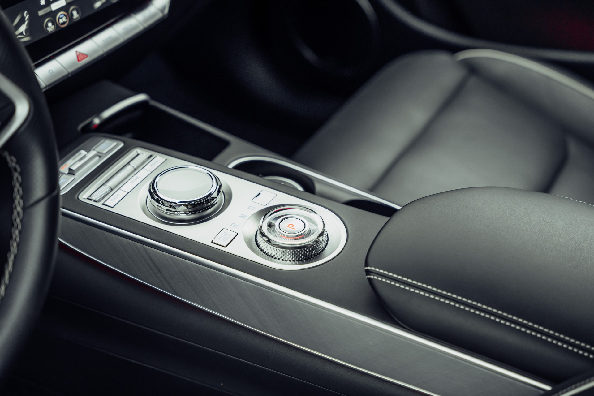 GENESIS GV70 Electrified Sport kWh 77,4 AWD-image-12