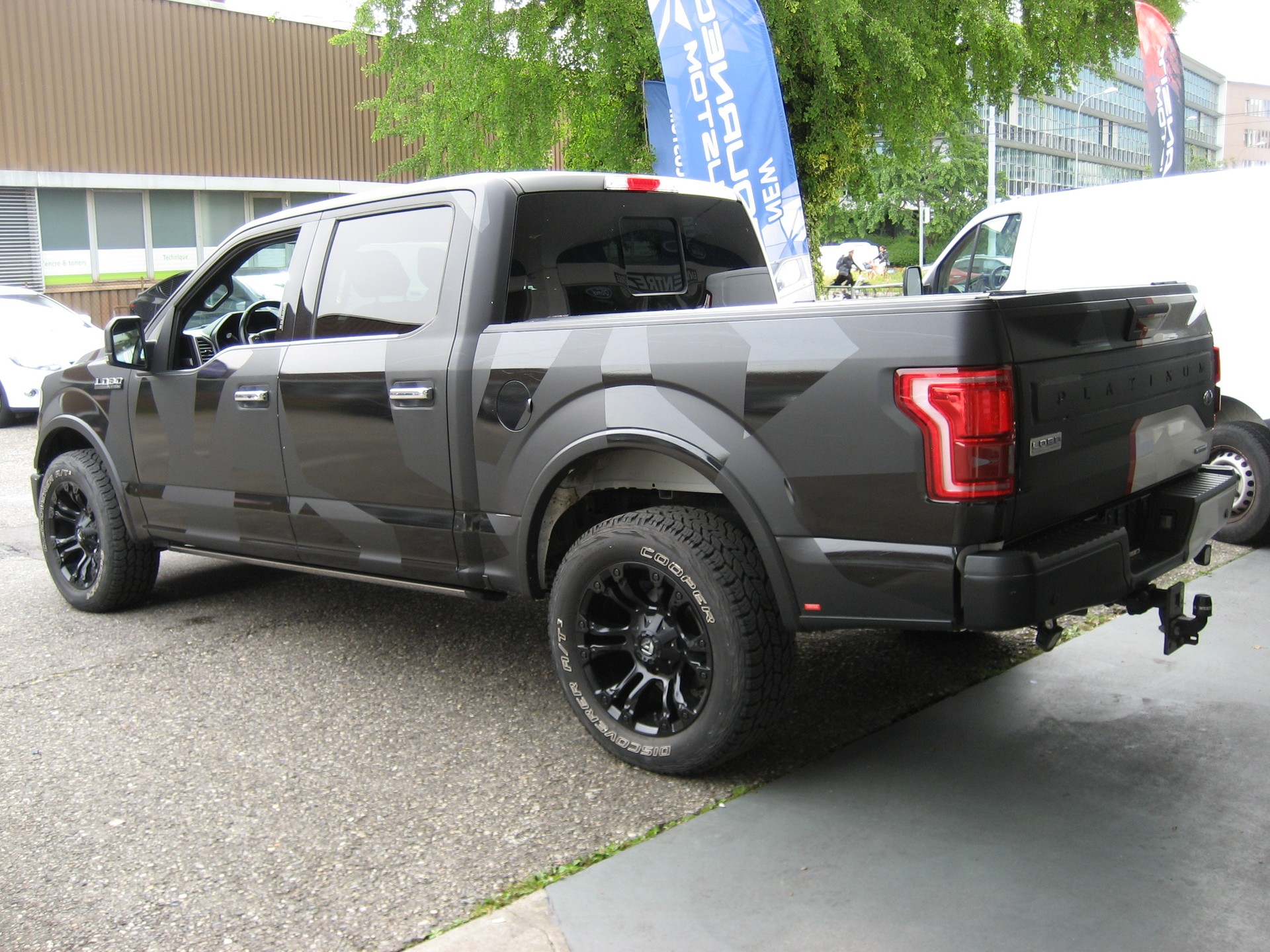 FORD F-150 Platinium-image-2