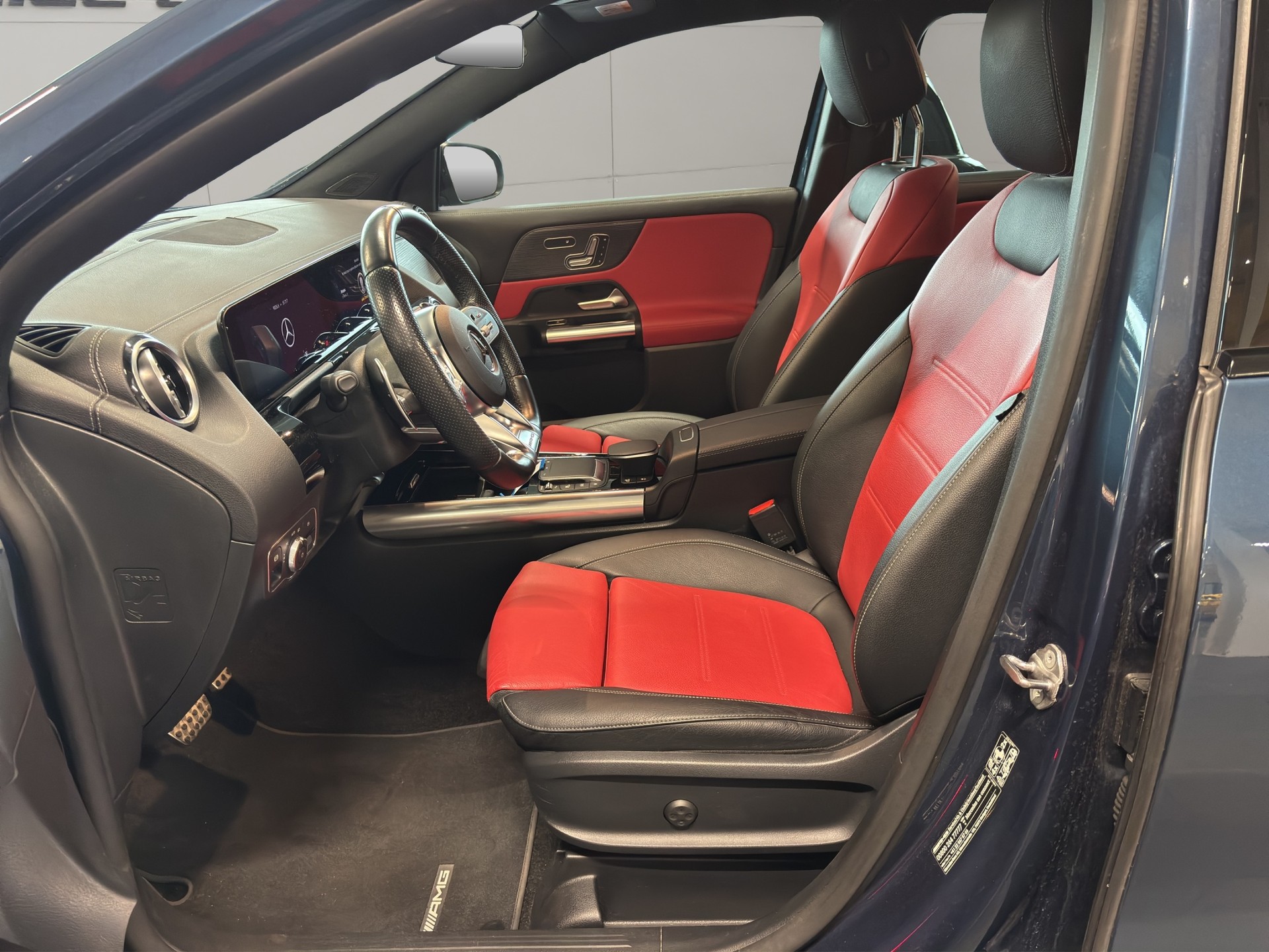 MERCEDES-BENZ GLA 35 AMG 4Matic 8G-Speedshift DCT-image-15