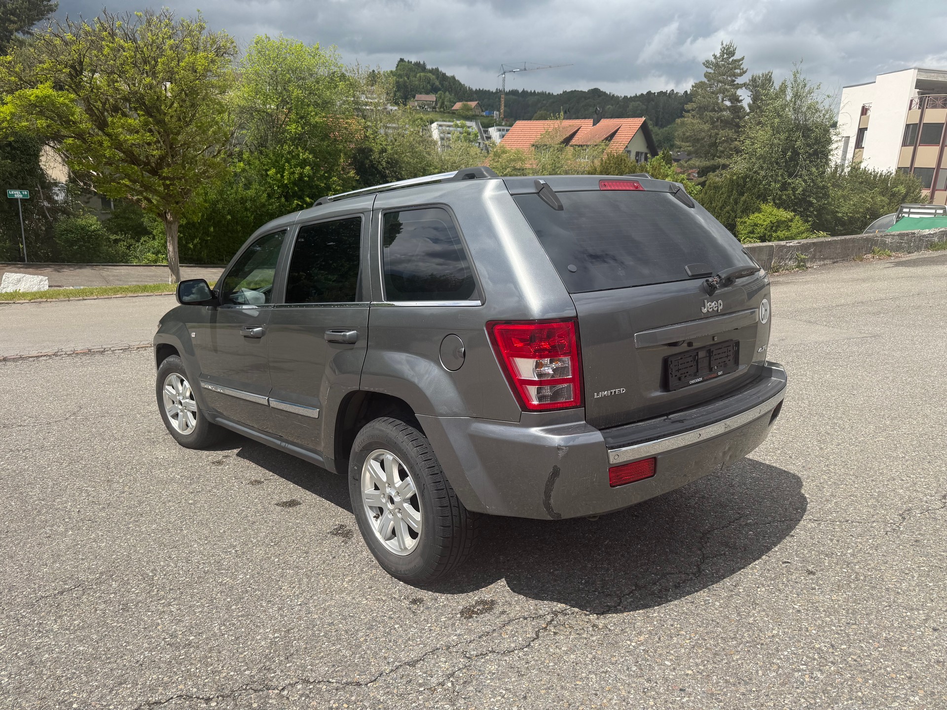 JEEP Grand Cherokee 4.7 Overland Automatic-image-4