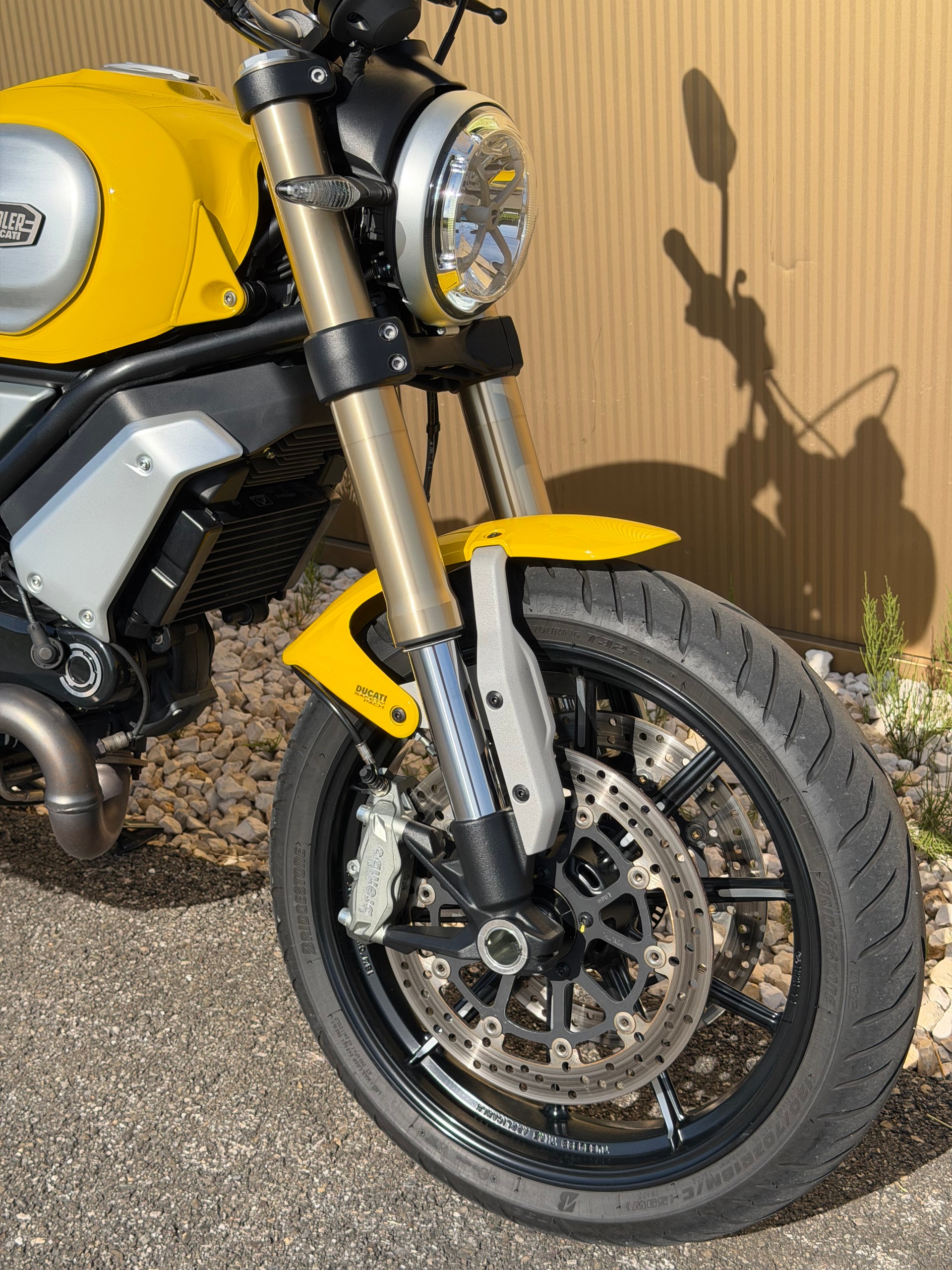 DUCATI Scrambler 1100-showroom-element-1