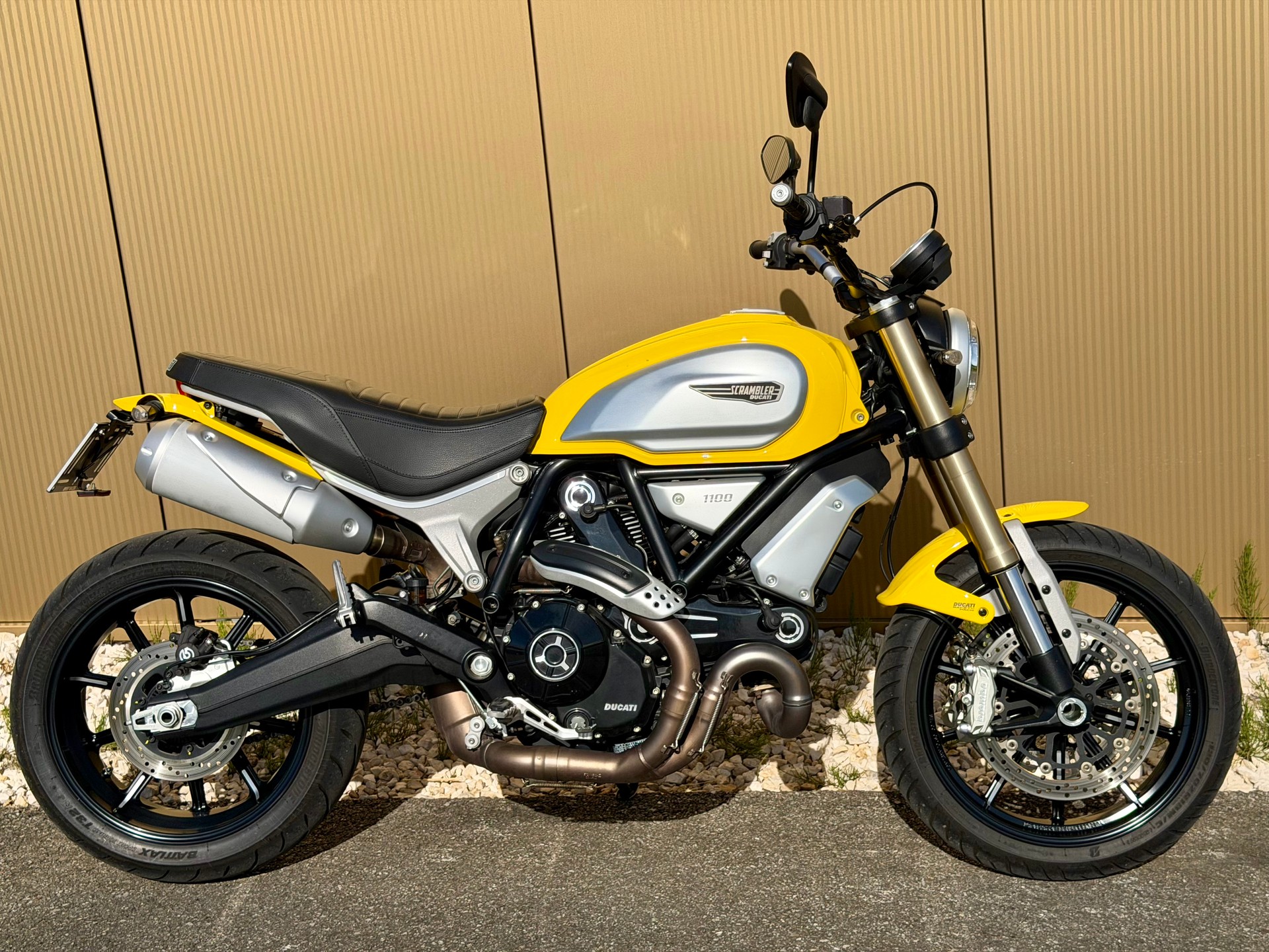 DUCATI Scrambler 1100-showroom-element-3