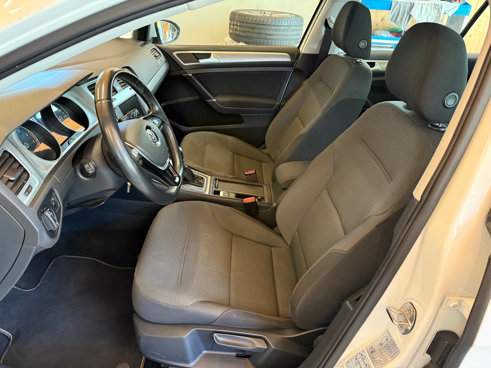 VW Golf Variant 1.0 TSI BlueMotion Comfortline DSG-image-6