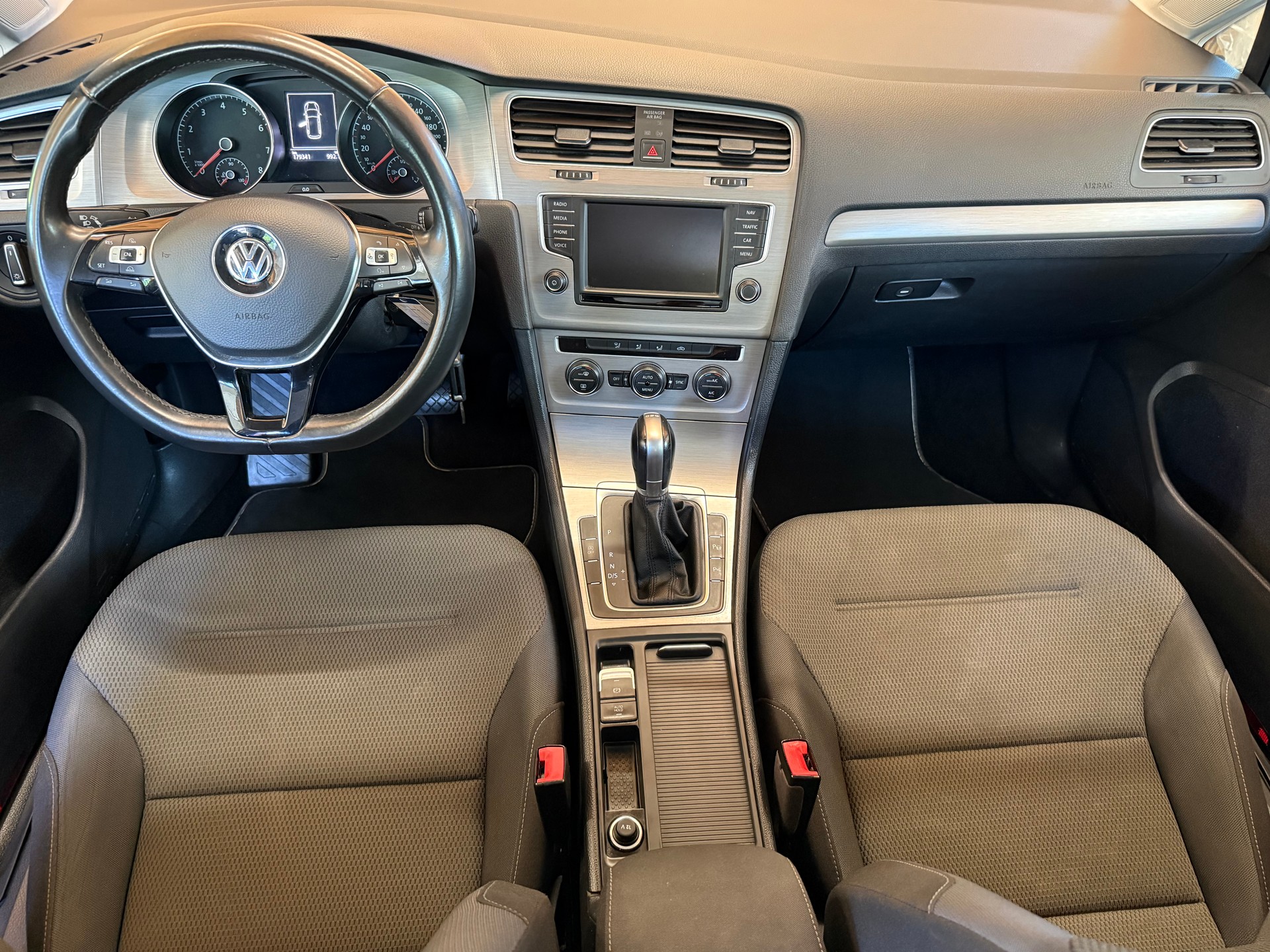 VW Golf Variant 1.0 TSI BlueMotion Comfortline DSG-image-8
