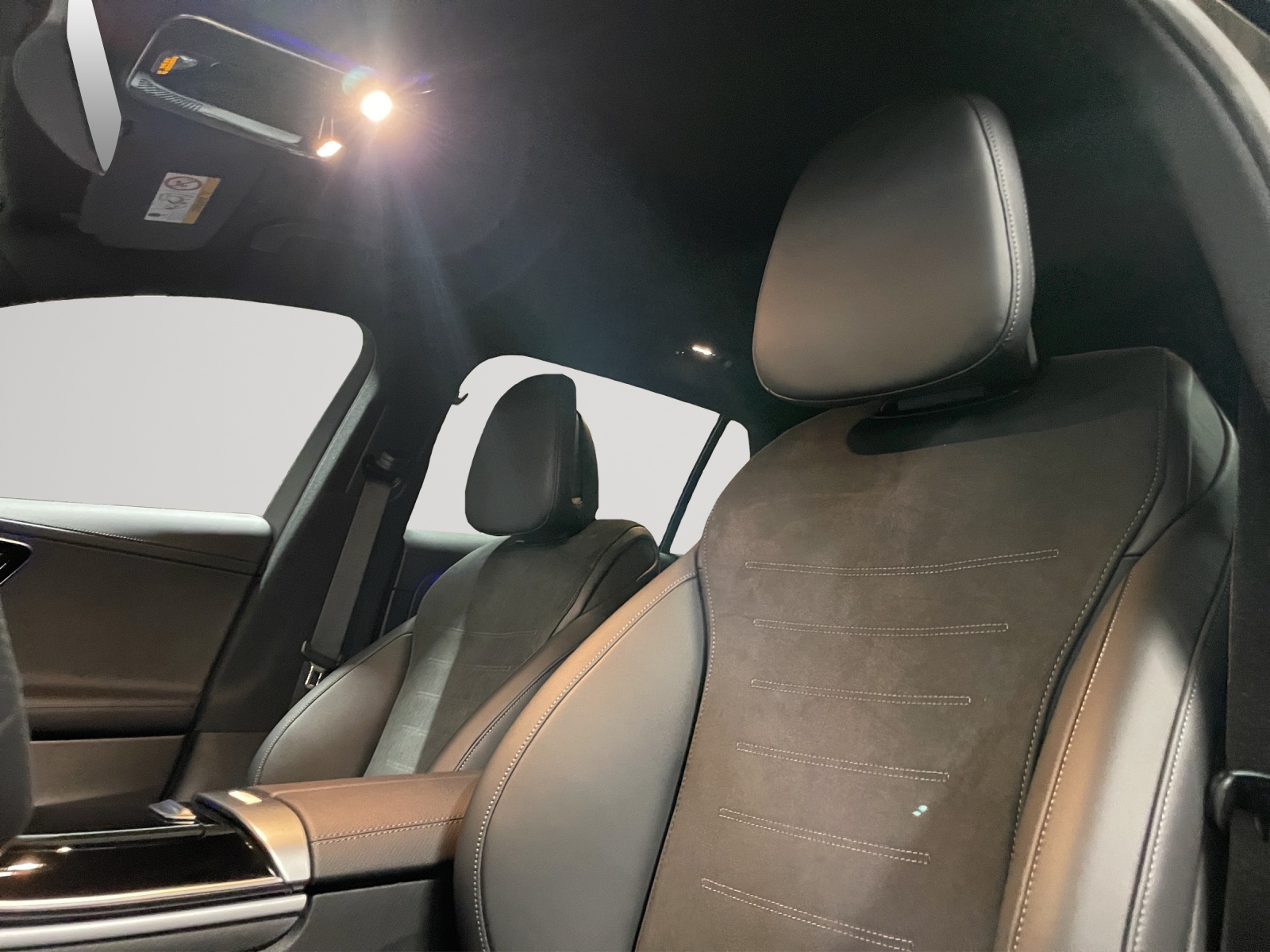 MERCEDES-BENZ C 200 T 4 Matic-image-8