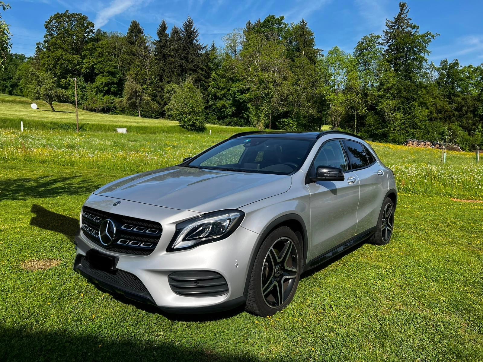 MERCEDES-BENZ GLA 220 AMG Line 4m-image-0