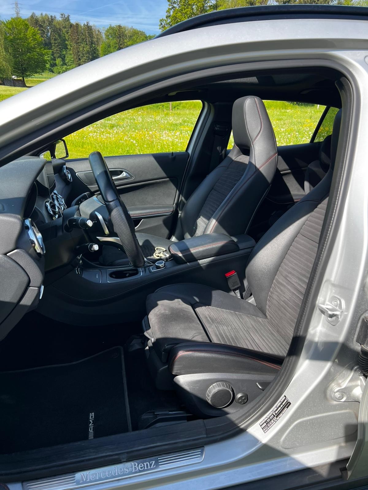 MERCEDES-BENZ GLA 220 AMG Line 4m-image-5