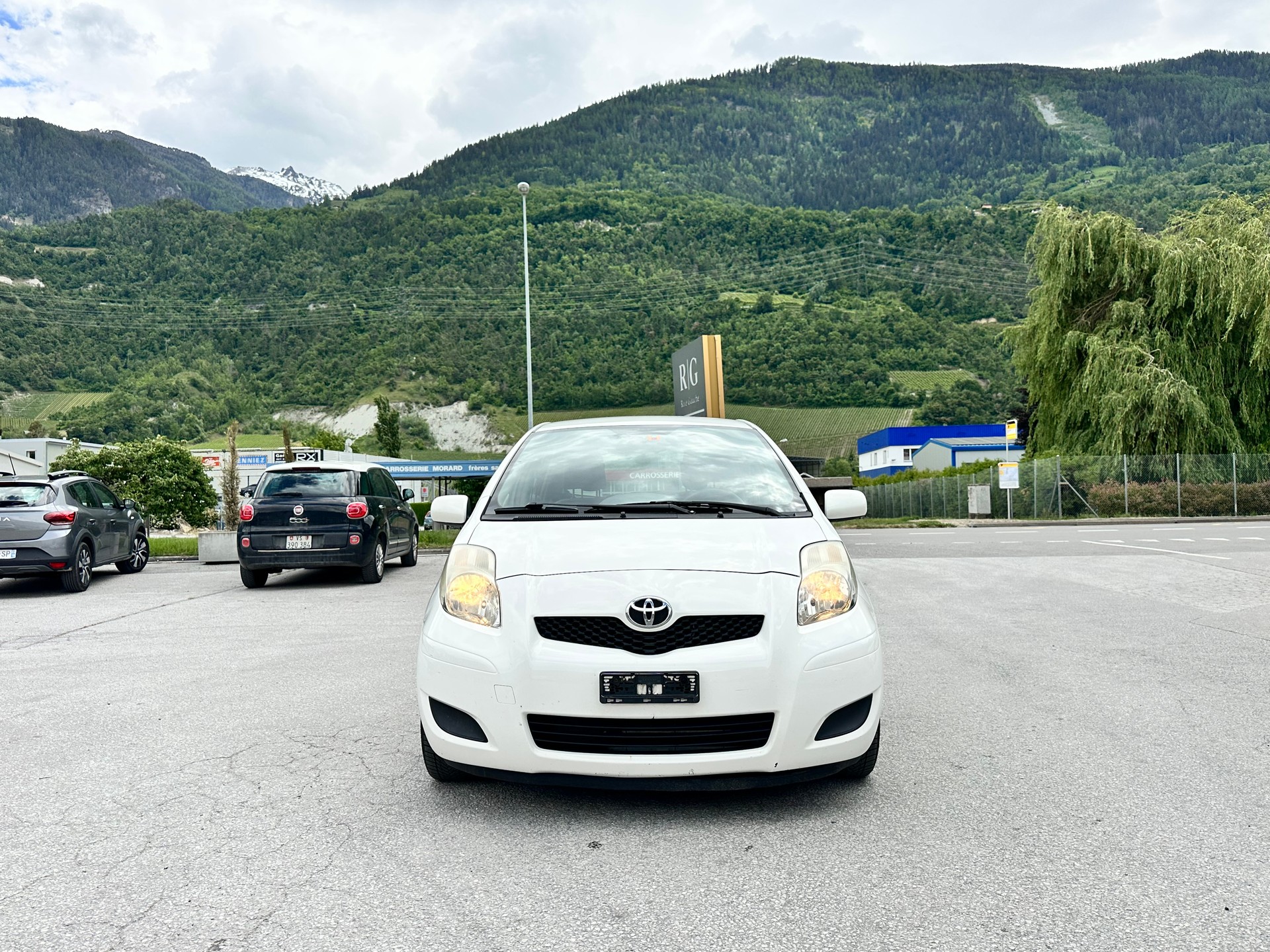 TOYOTA Yaris 1.33 Linea Sol-image-2