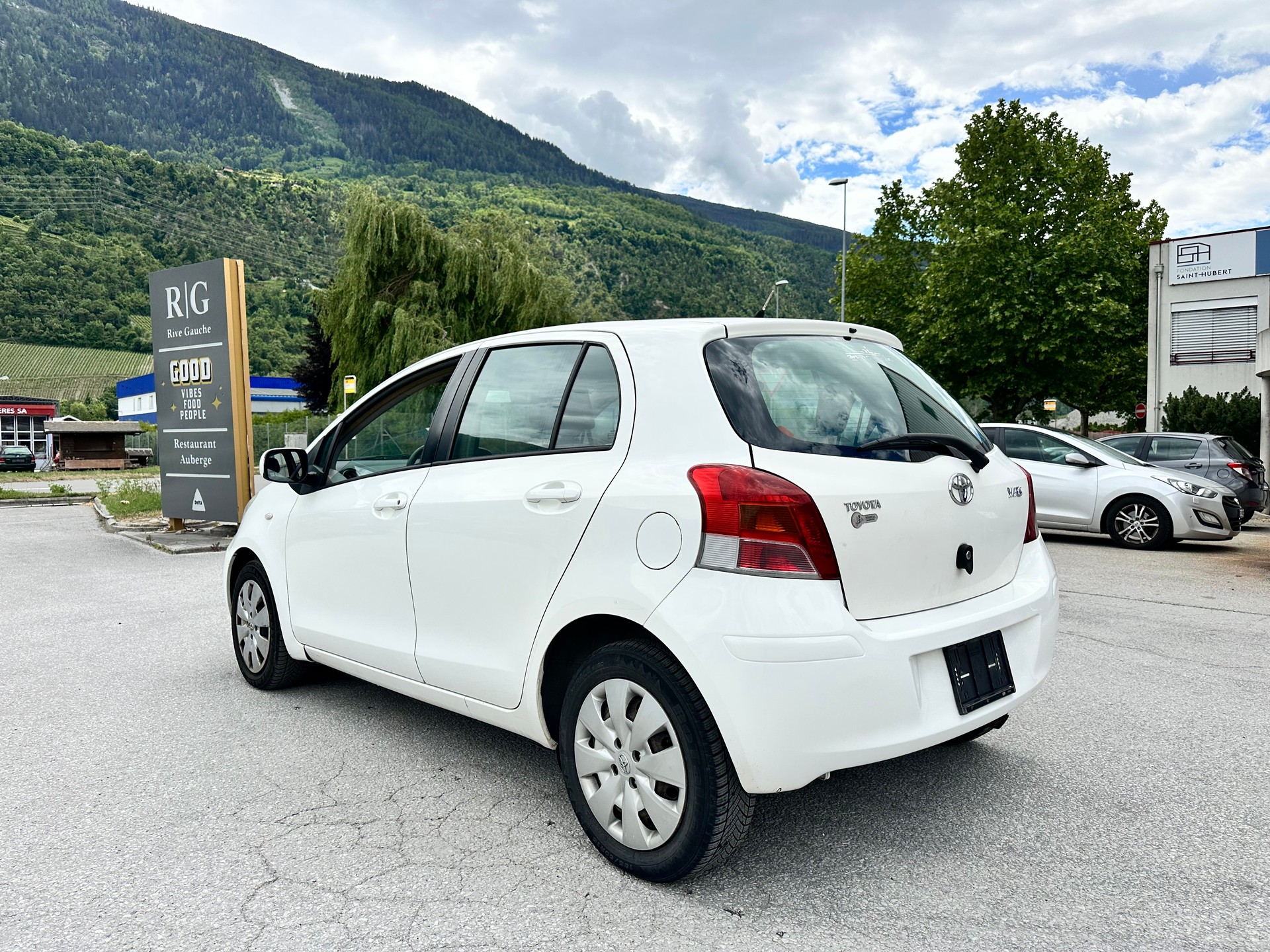 TOYOTA Yaris 1.33 Linea Sol-image-4