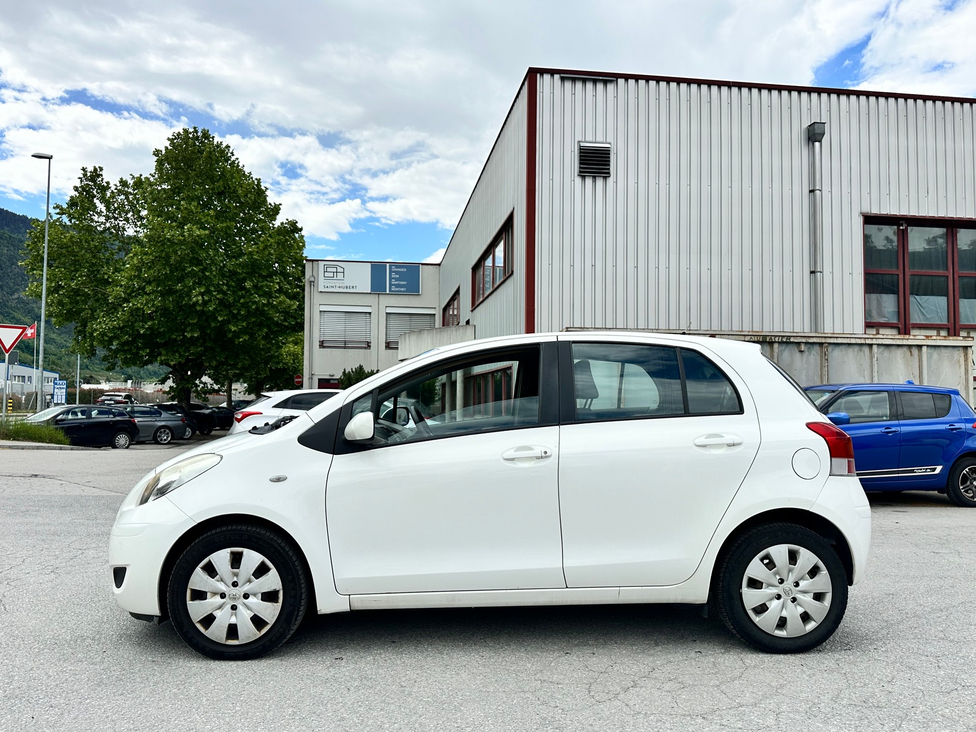 TOYOTA Yaris 1.33 Linea Sol-image-5