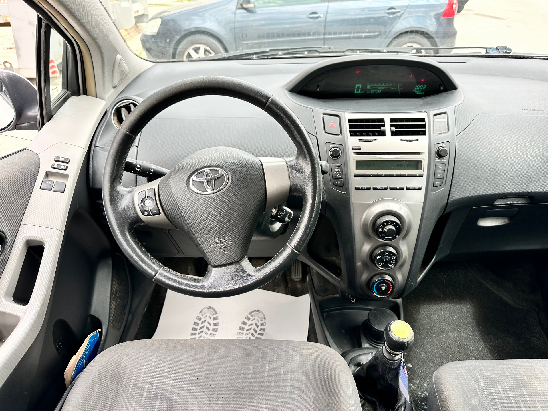 TOYOTA Yaris 1.33 Linea Sol-image-13