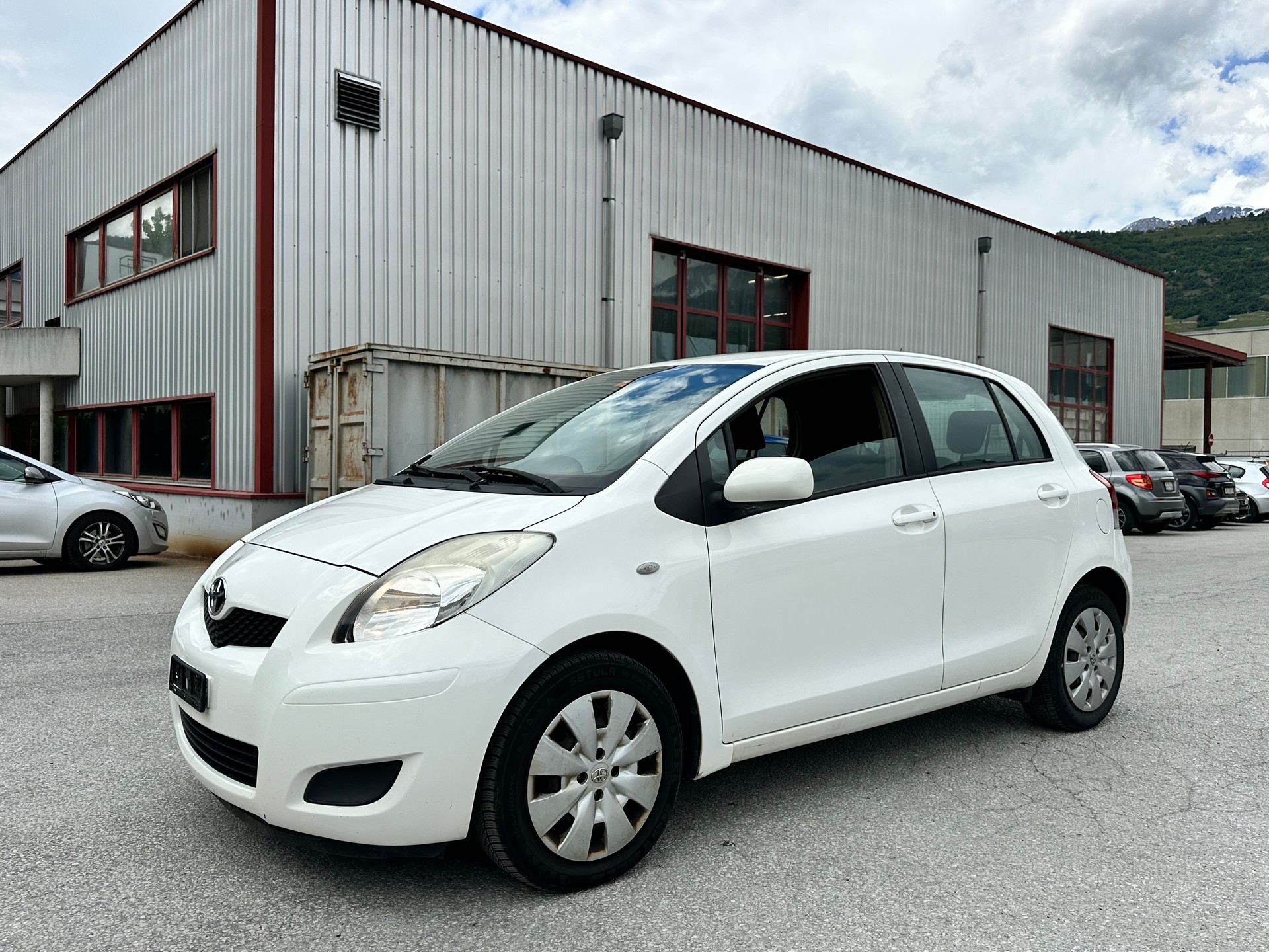 TOYOTA Yaris 1.33 Linea Sol-image-0