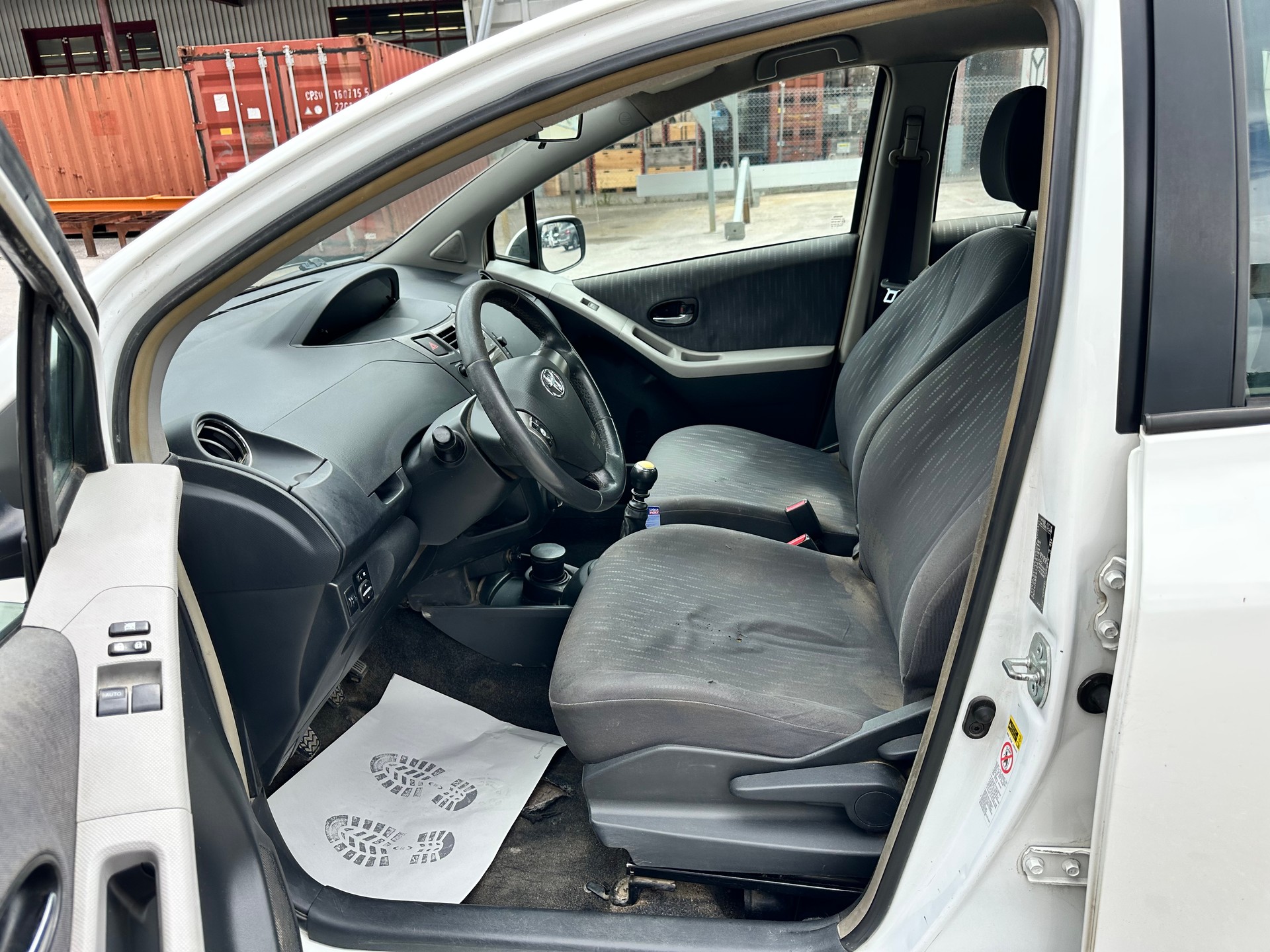 TOYOTA Yaris 1.33 Linea Sol-image-8