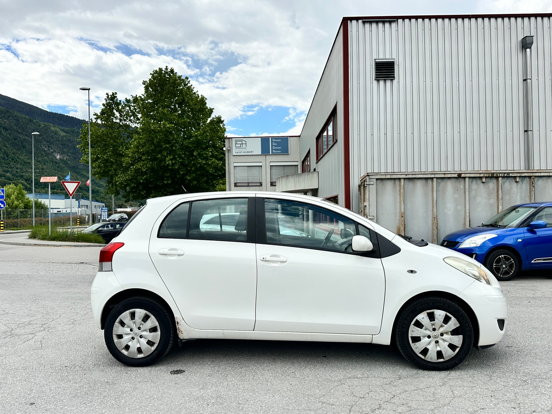 TOYOTA Yaris 1.33 Linea Sol-image-6