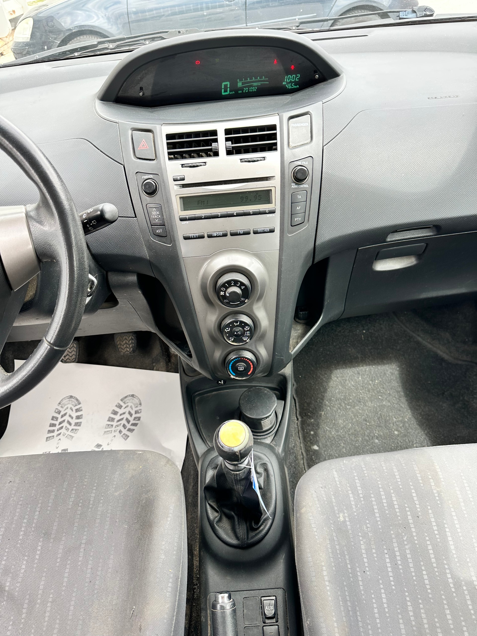 TOYOTA Yaris 1.33 Linea Sol-image-14