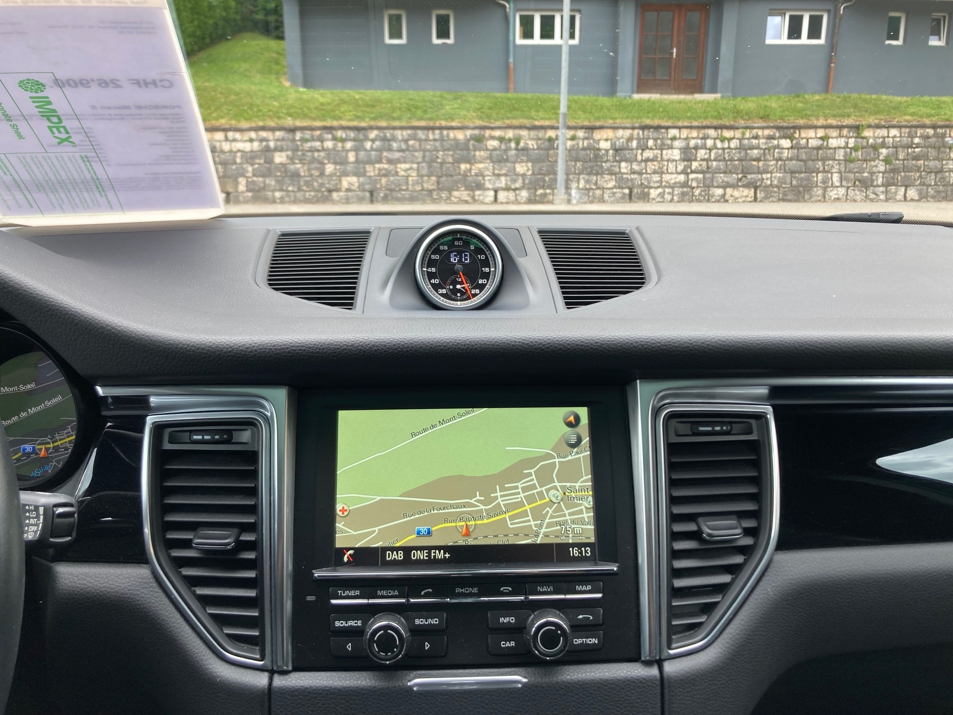 PORSCHE Macan S-image-12