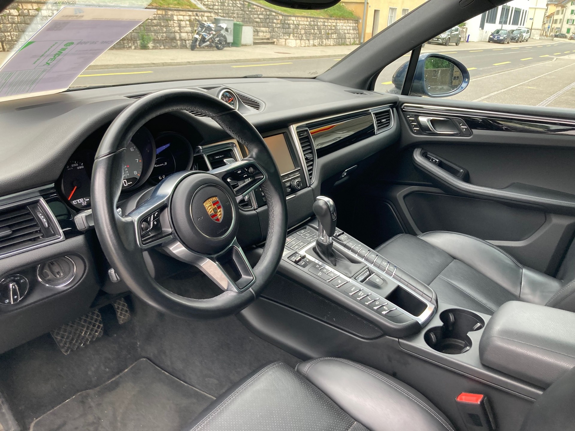 PORSCHE Macan S-image-9