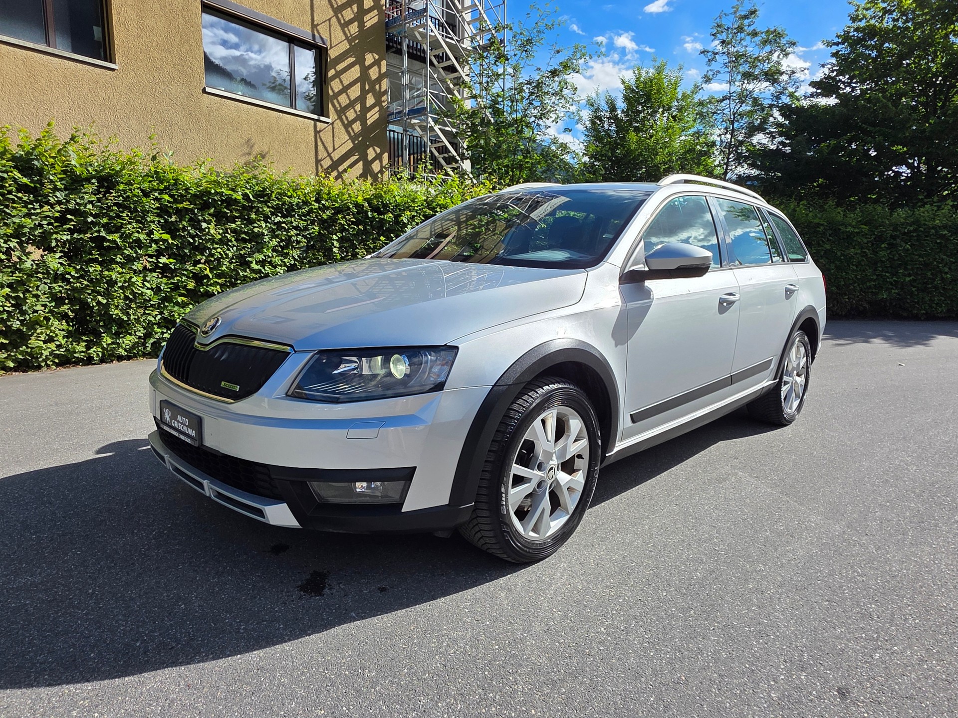SKODA Octavia Combi 2.0 TDI Scout 4x4 DSG-image-0