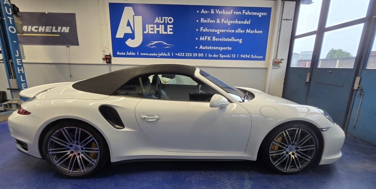 PORSCHE 911 Turbo S Cabrio PDK