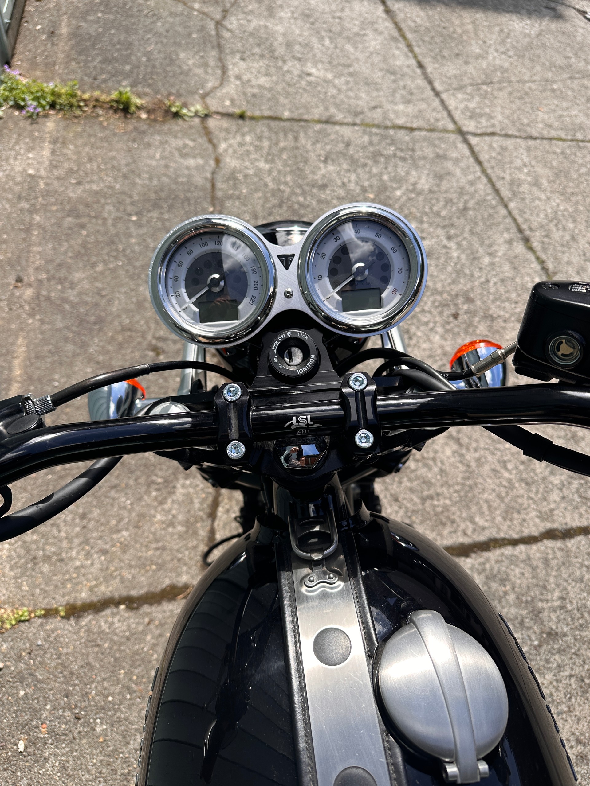 TRIUMPH Thruxton 1200 i ABS-image-5