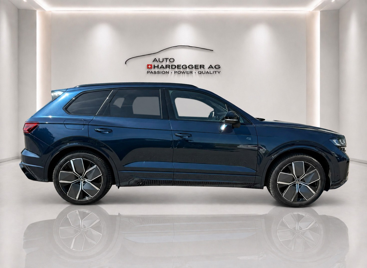VW Touareg 3.0 TDI R-Line Tiptronic Vollausstattung! Garantie!-showroom-element-2