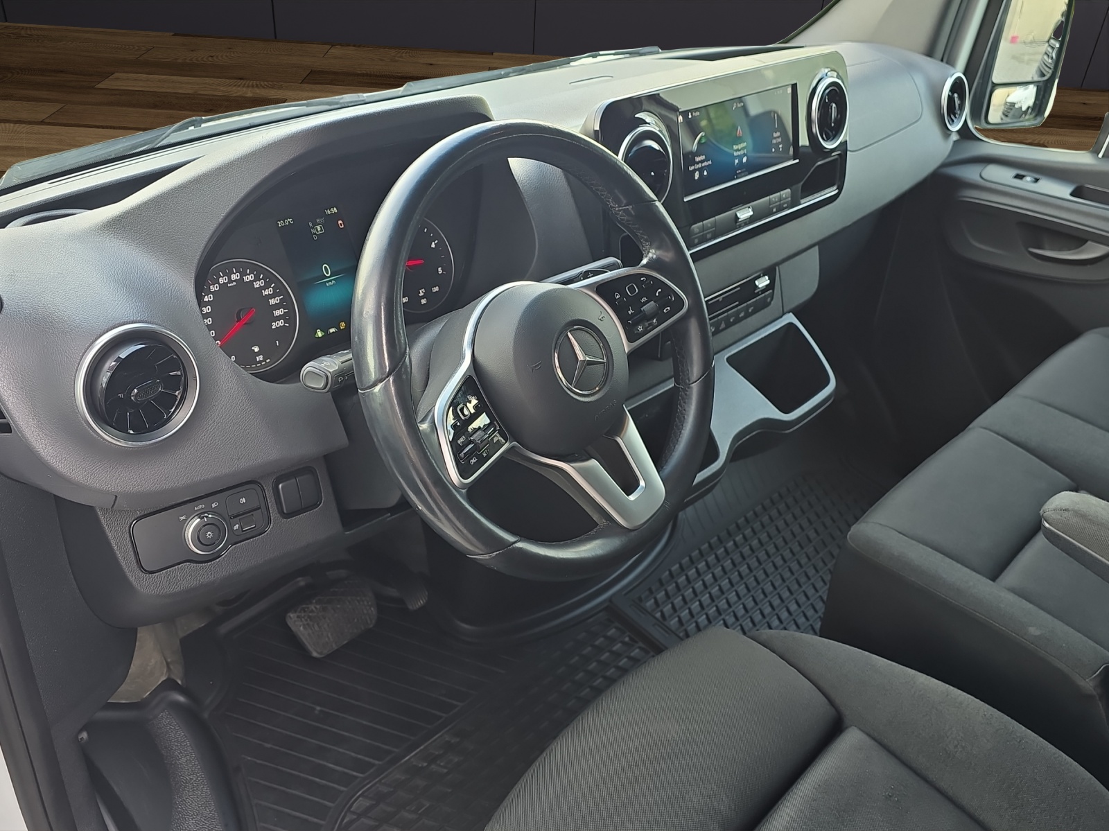 MERCEDES-BENZ 314 CDI Standard 9G-TRONIC FWD-image-9