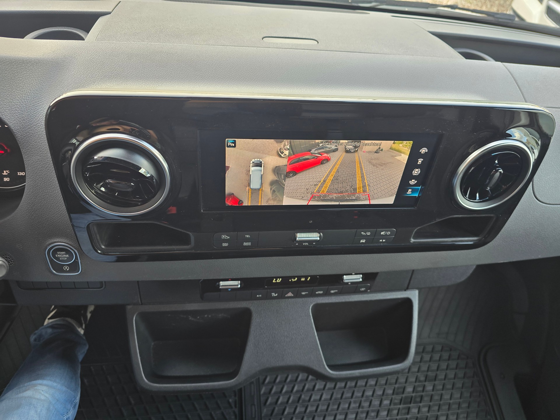 MERCEDES-BENZ 314 CDI Standard 9G-TRONIC FWD-image-12