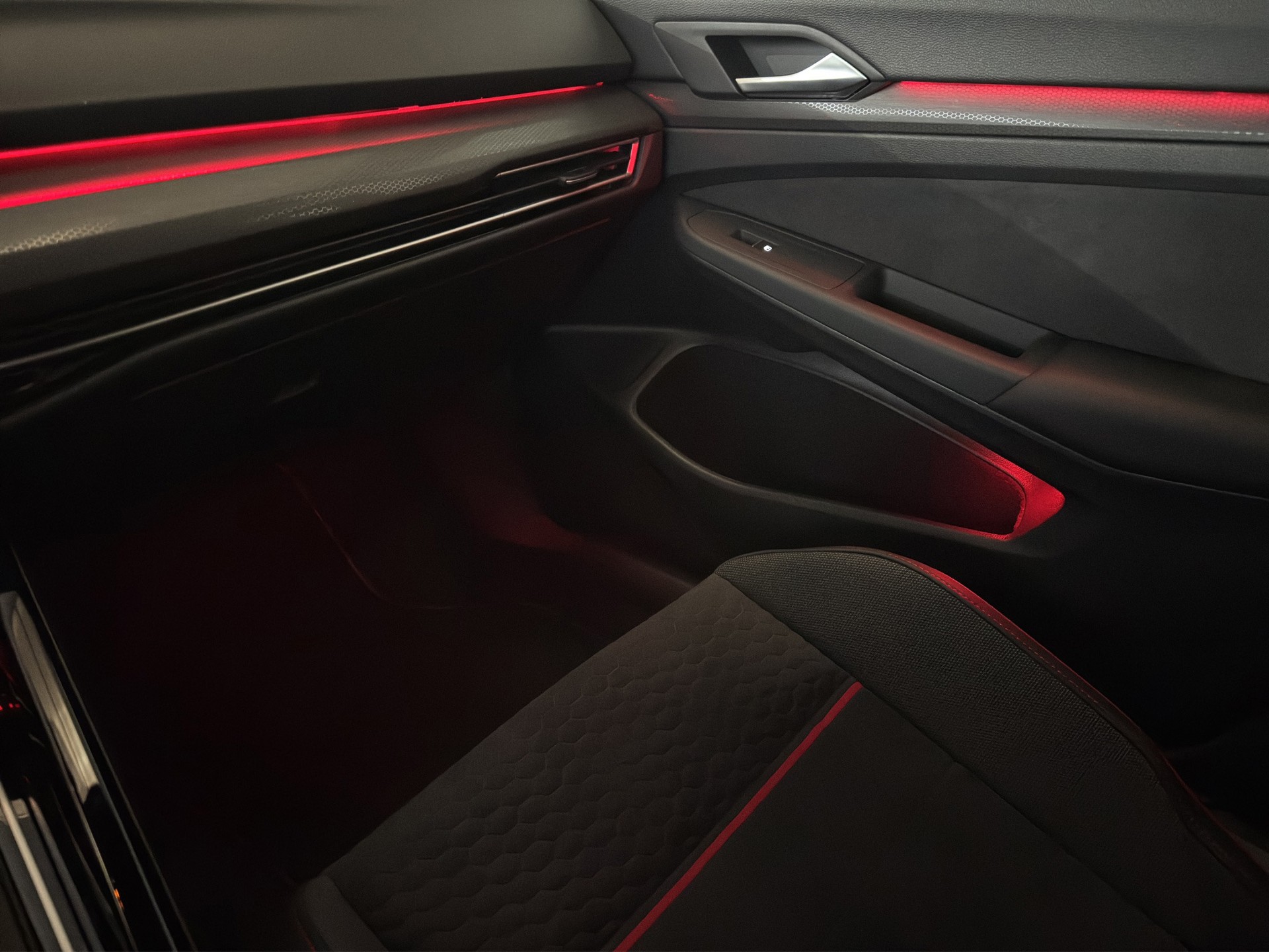 VW Golf 2.0 TSI GTI Clubsport Performance DSG Black Style "Akra-DCC-Harman&Kardon"-image-23