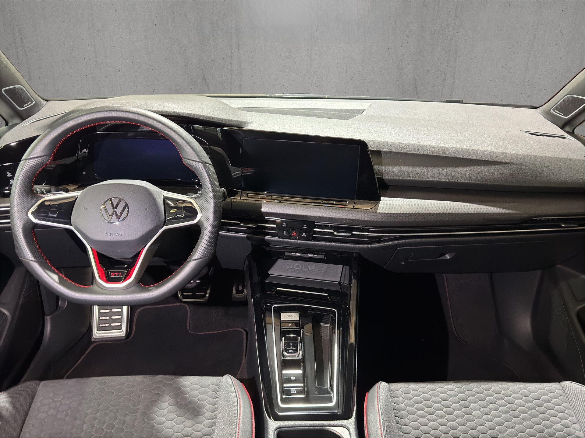 VW Golf 2.0 TSI GTI Clubsport Performance DSG Black Style "Akra-DCC-Harman&Kardon"-image-12