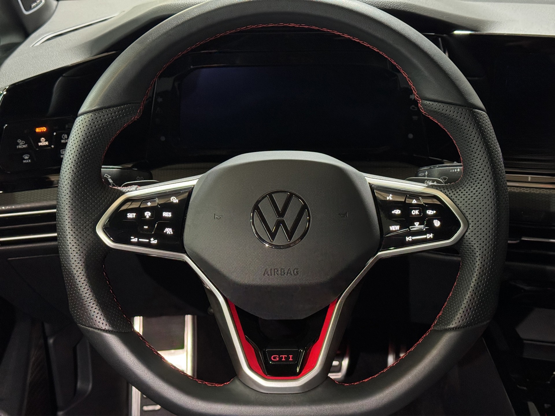 VW Golf 2.0 TSI GTI Clubsport Performance DSG Black Style "Akra-DCC-Harman&Kardon"-image-14