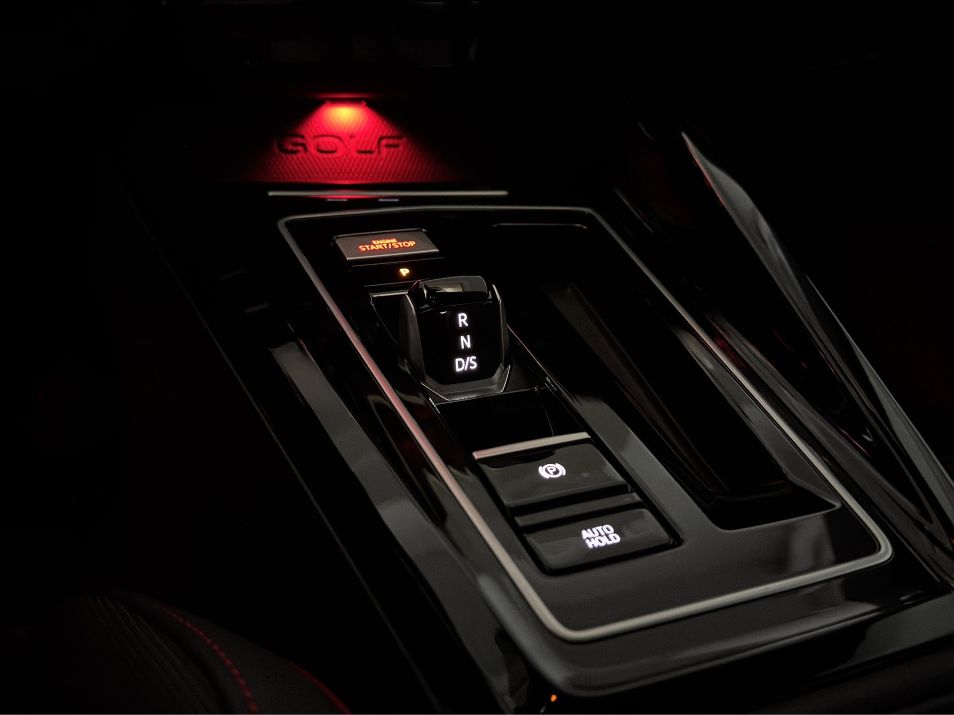 VW Golf 2.0 TSI GTI Clubsport Performance DSG Black Style "Akra-DCC-Harman&Kardon"-image-16