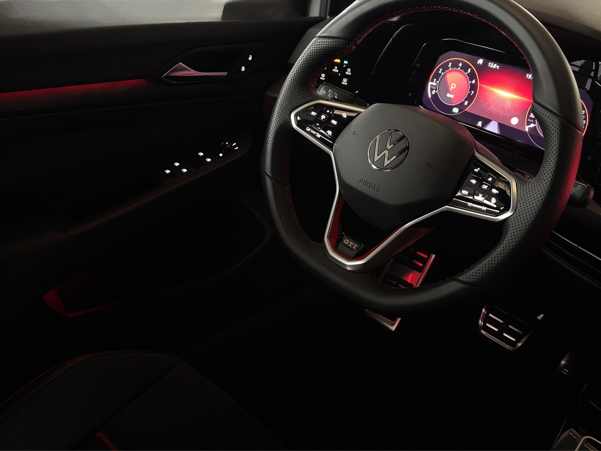 VW Golf 2.0 TSI GTI Clubsport Performance DSG Black Style "Akra-DCC-Harman&Kardon"-image-13