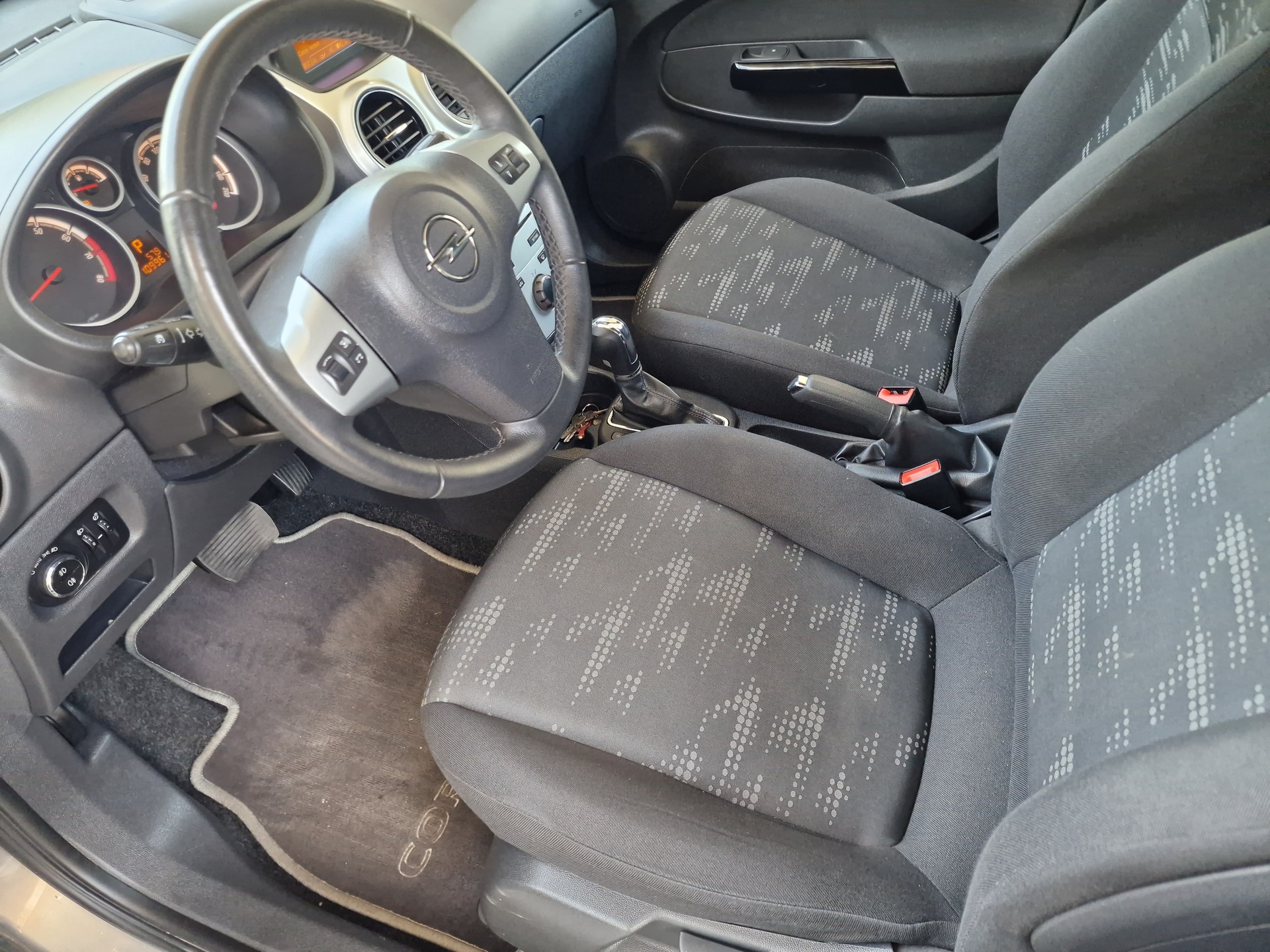 OPEL Corsa 1.4 TP Color Edition-image-6