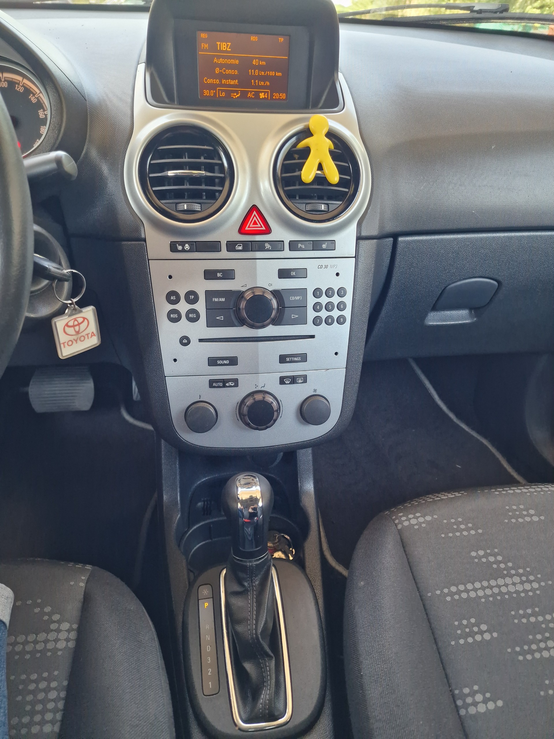 OPEL Corsa 1.4 TP Color Edition-image-9
