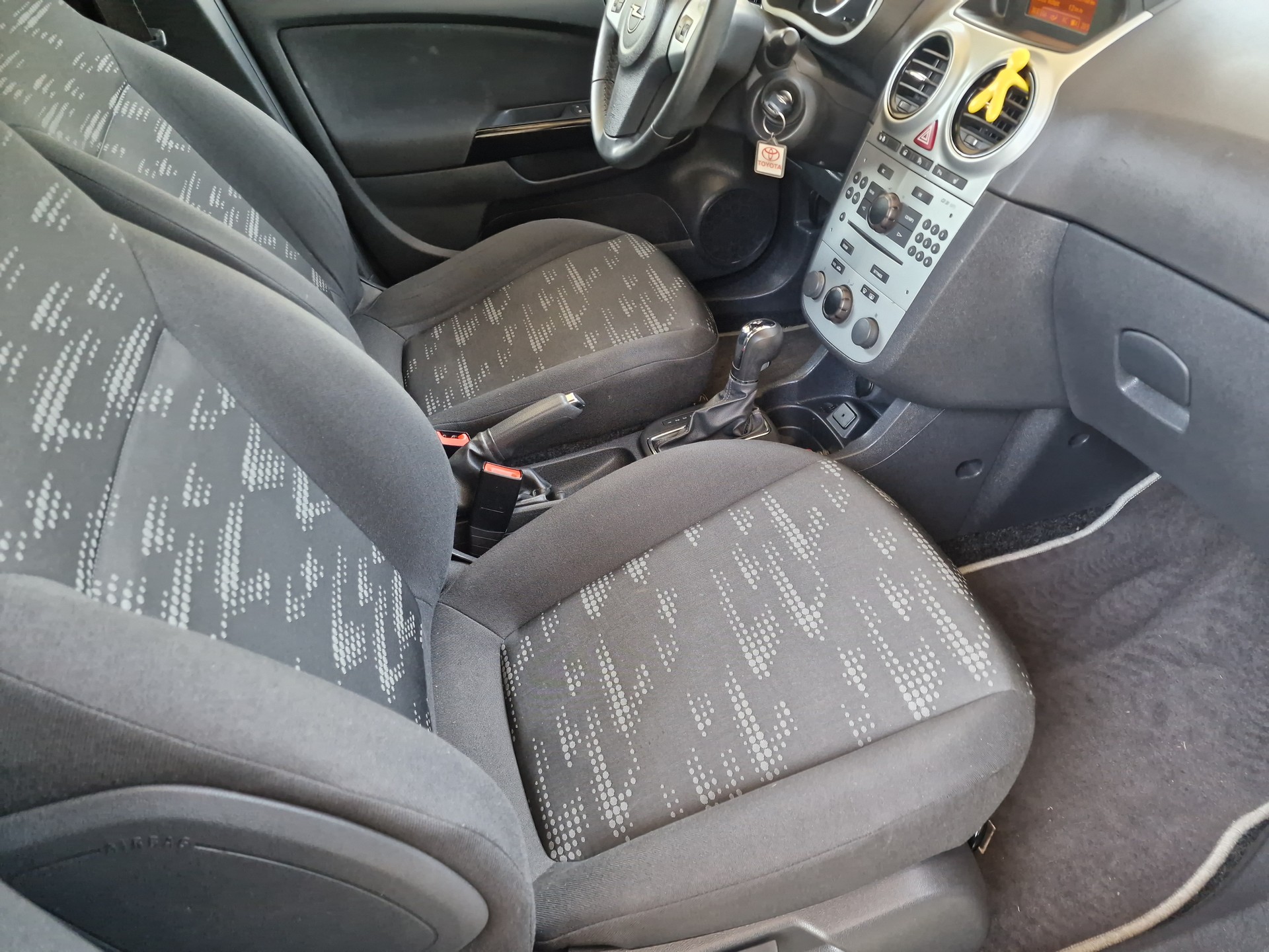 OPEL Corsa 1.4 TP Color Edition-image-7