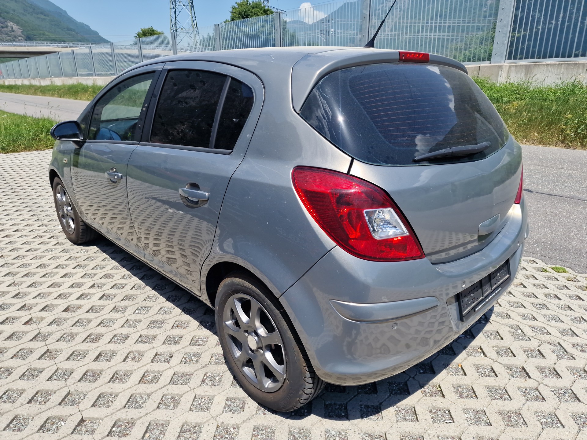 OPEL Corsa 1.4 TP Color Edition-image-4