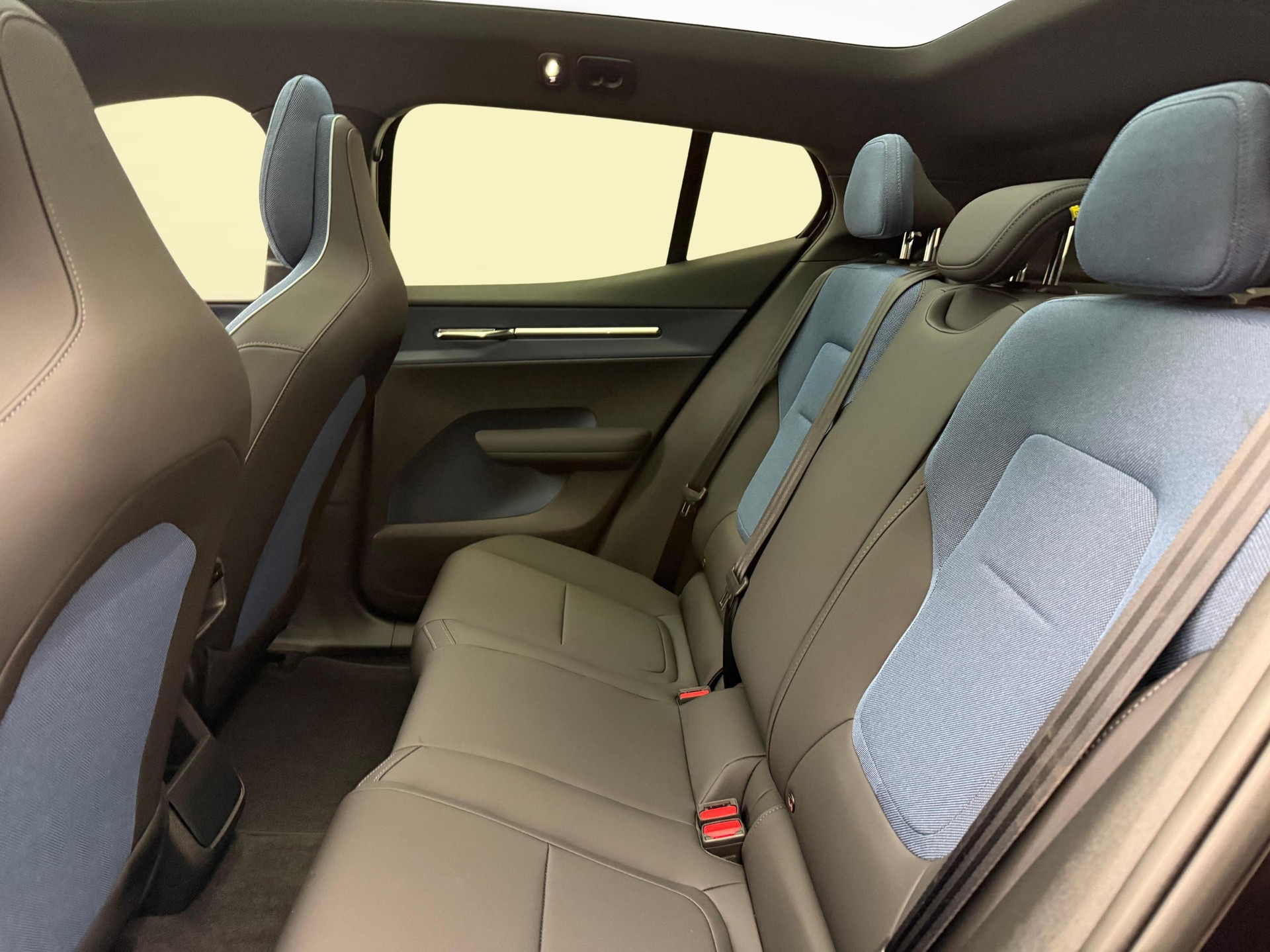 VOLVO EX30 E60 Twin Ultra Performance AWD-image-10