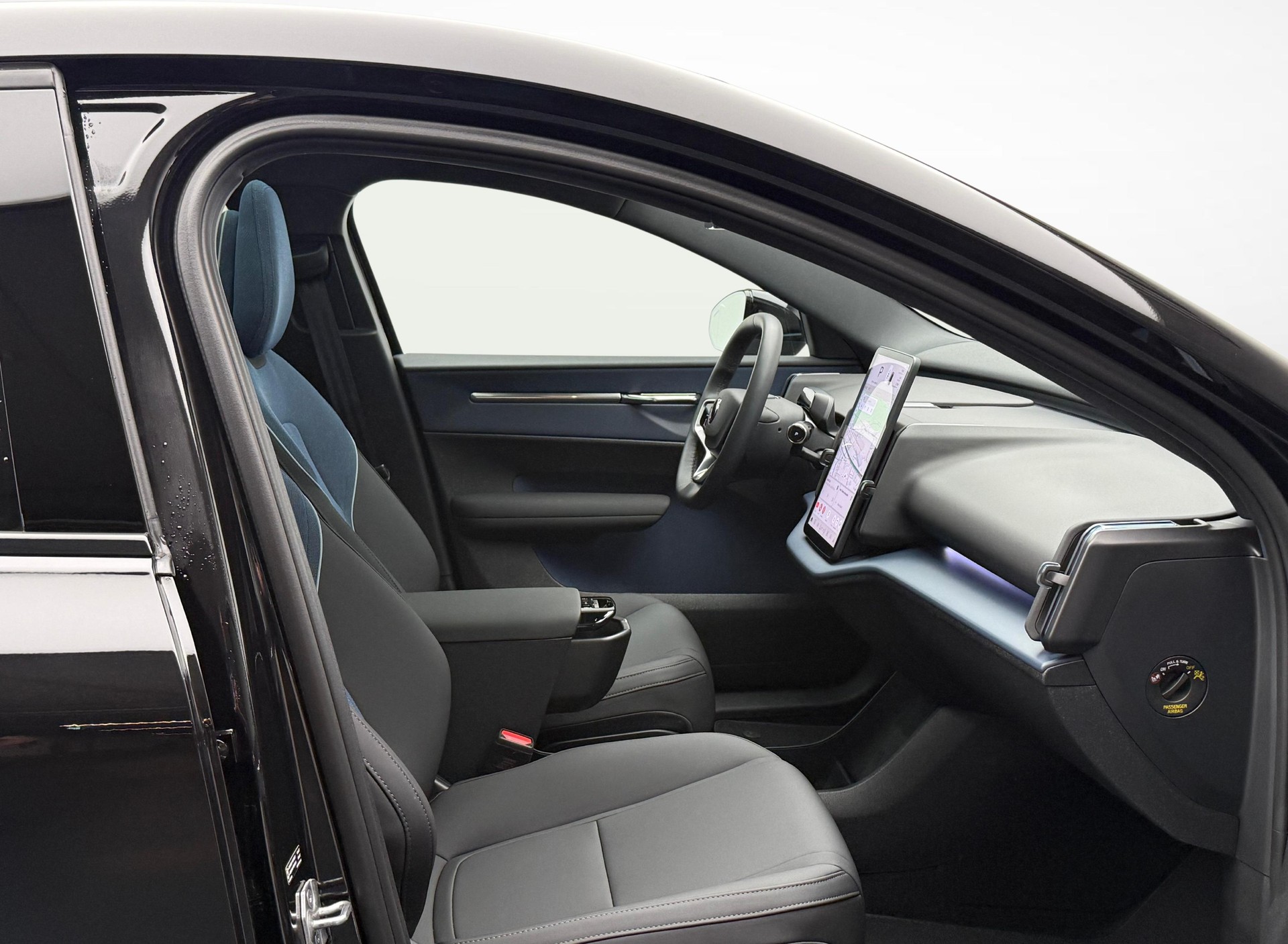 VOLVO EX30 E60 Twin Ultra Performance AWD-image-9