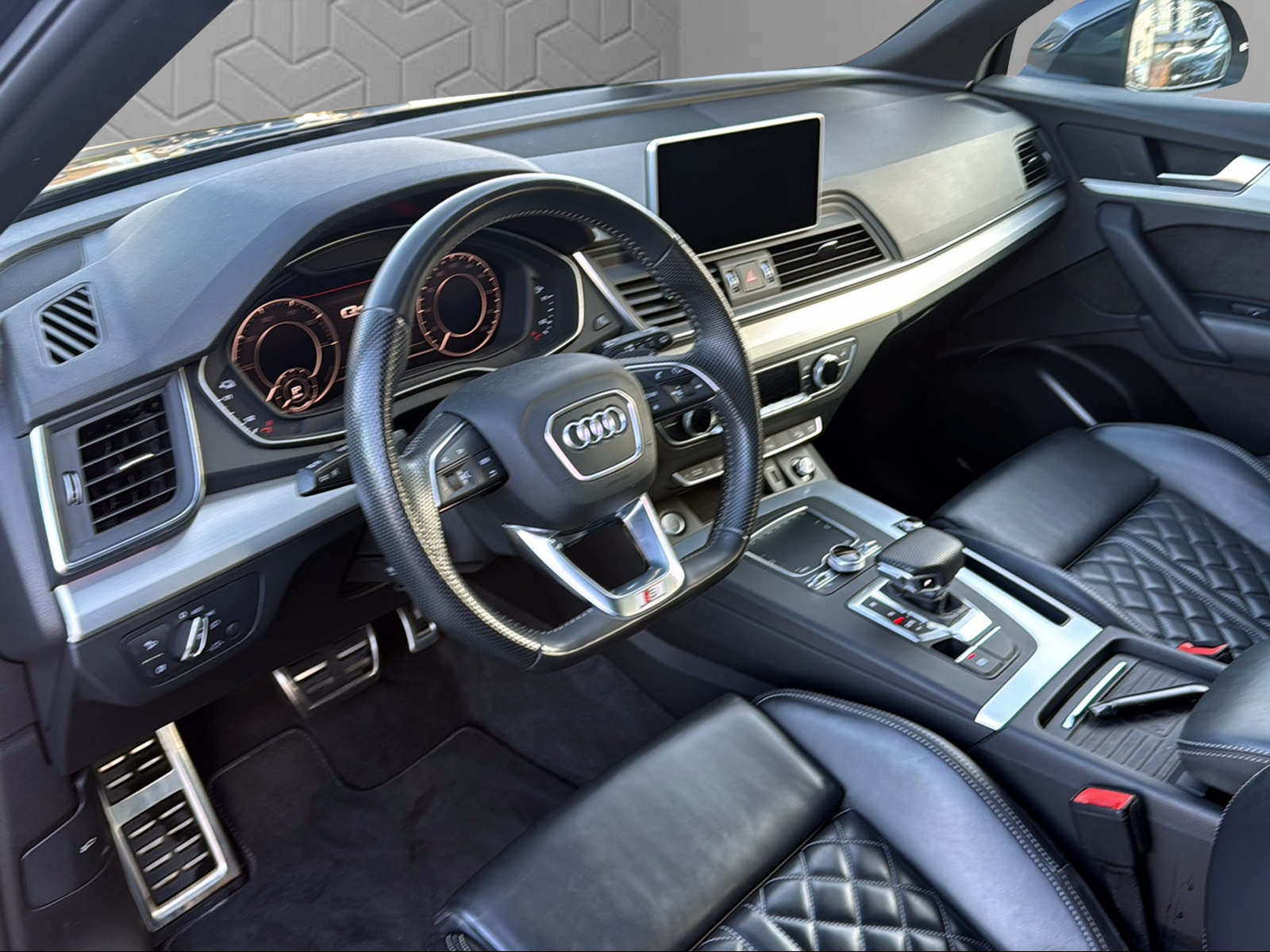 AUDI Q5 55 TFSI e sport quattro-image-11