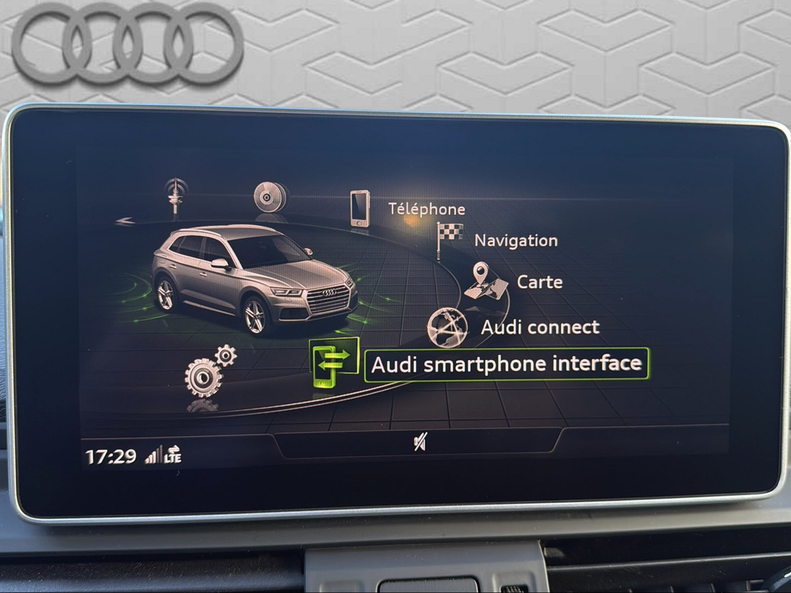 AUDI Q5 55 TFSI e sport quattro-image-18