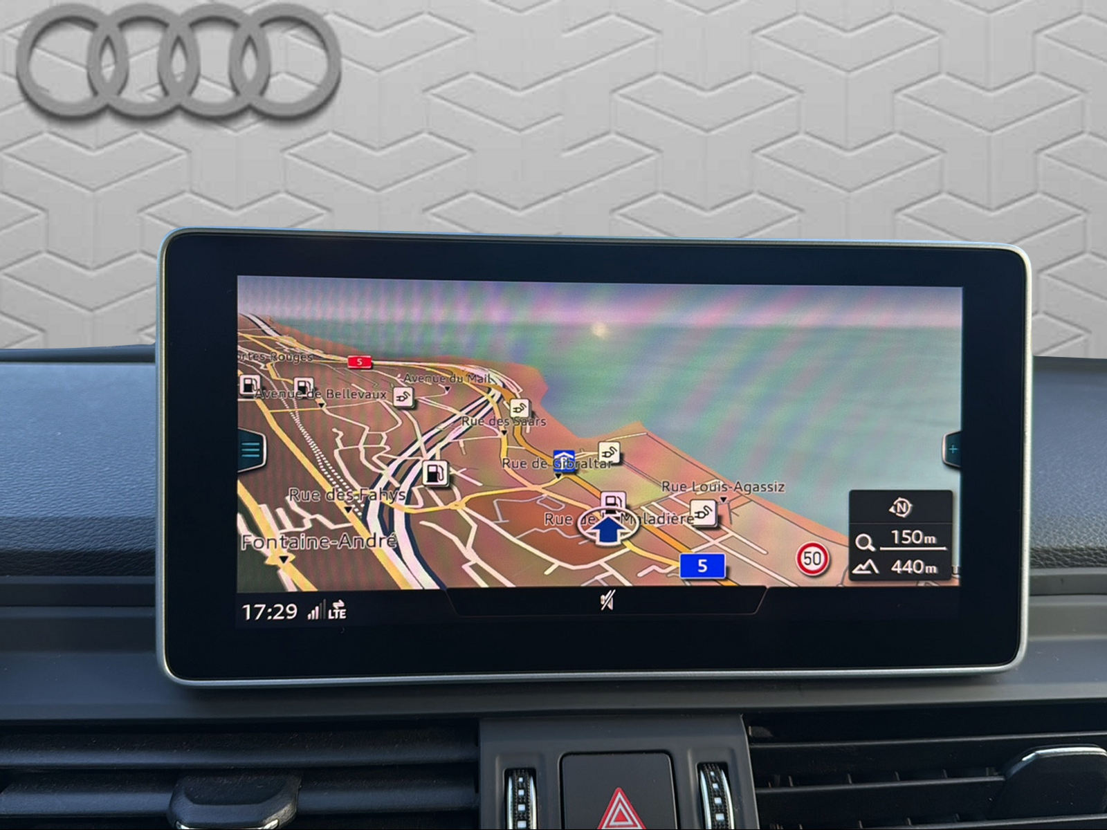 AUDI Q5 55 TFSI e sport quattro-image-19