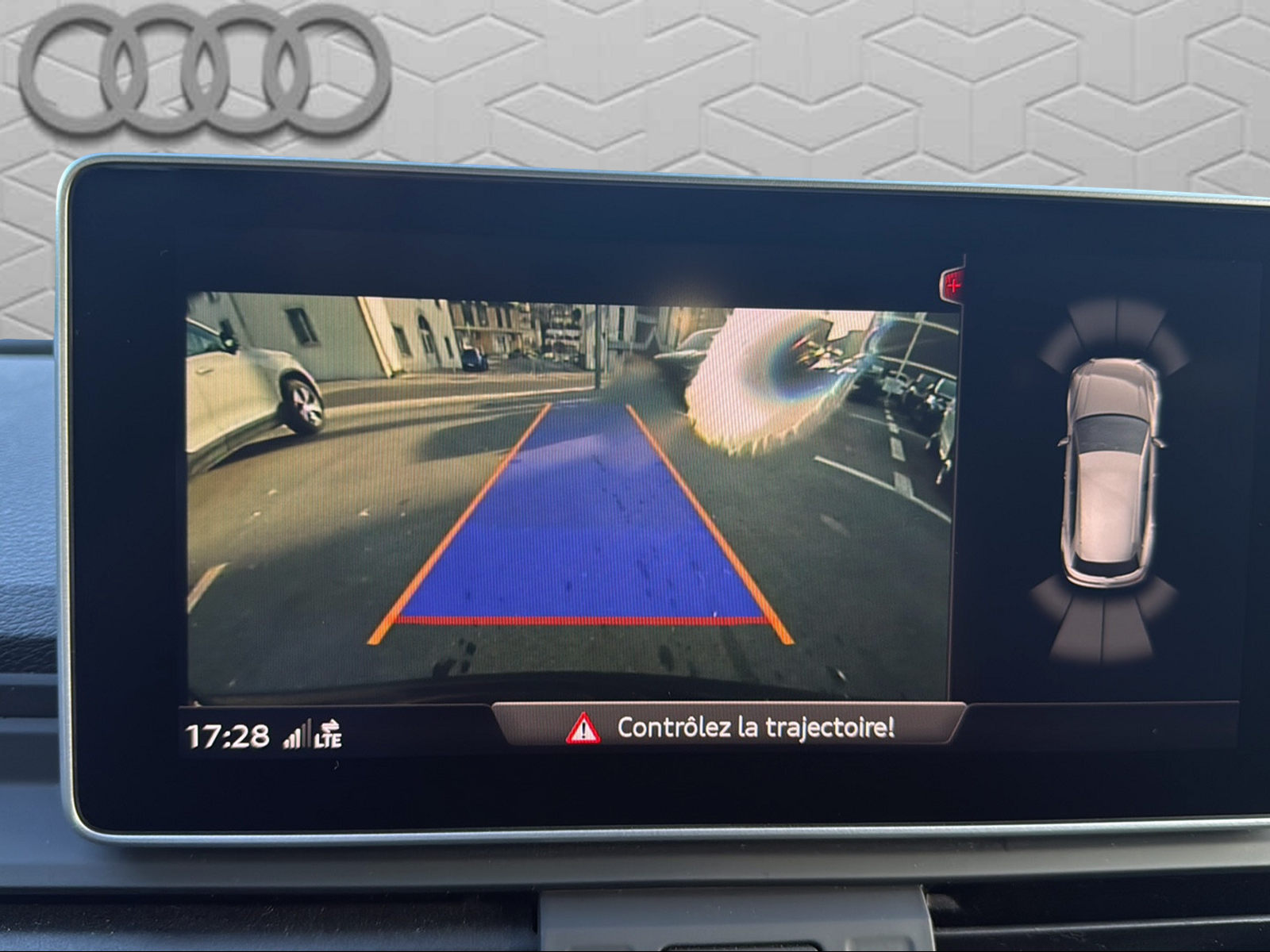 AUDI Q5 55 TFSI e sport quattro-image-17