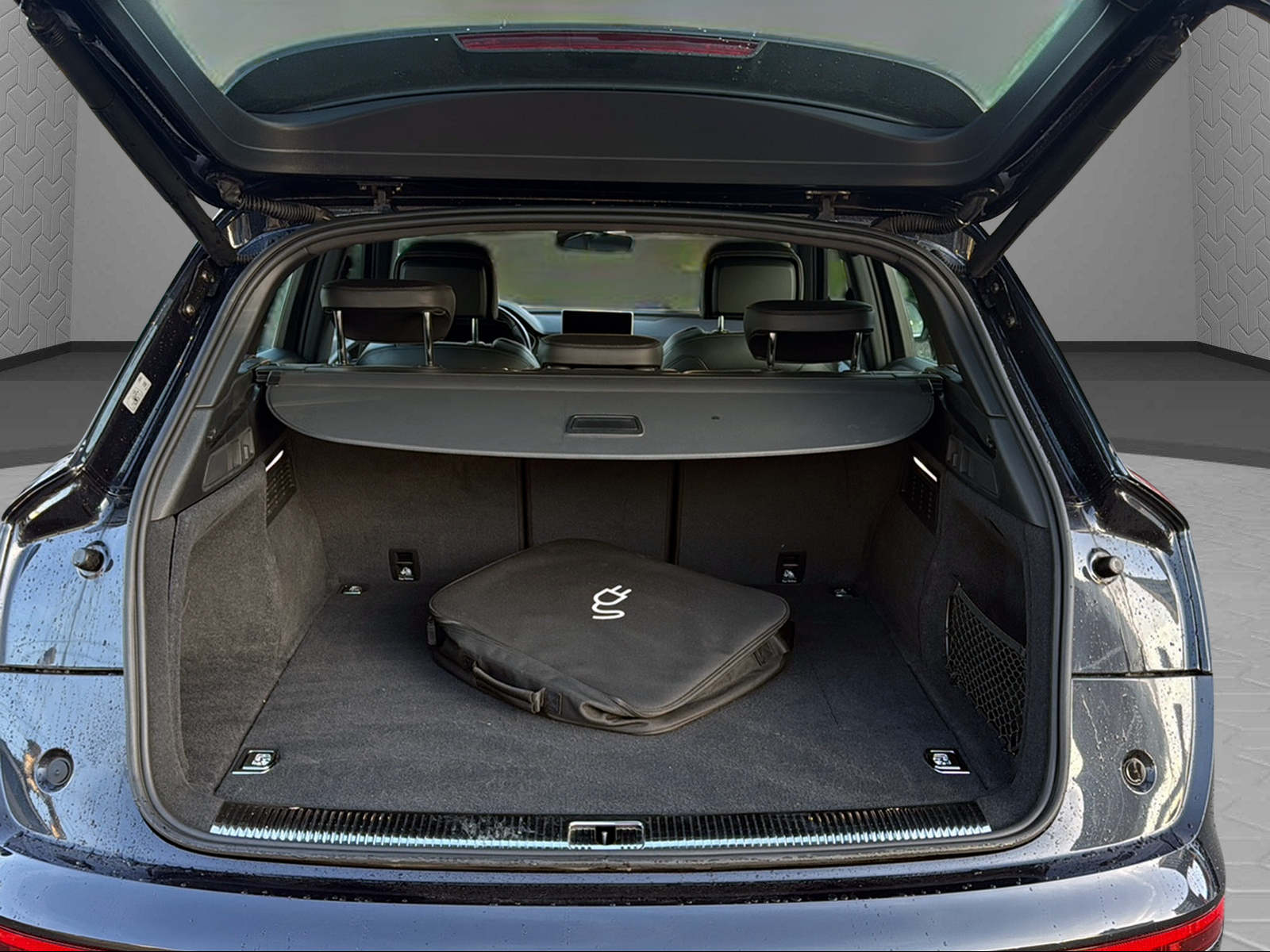 AUDI Q5 55 TFSI e sport quattro-image-9