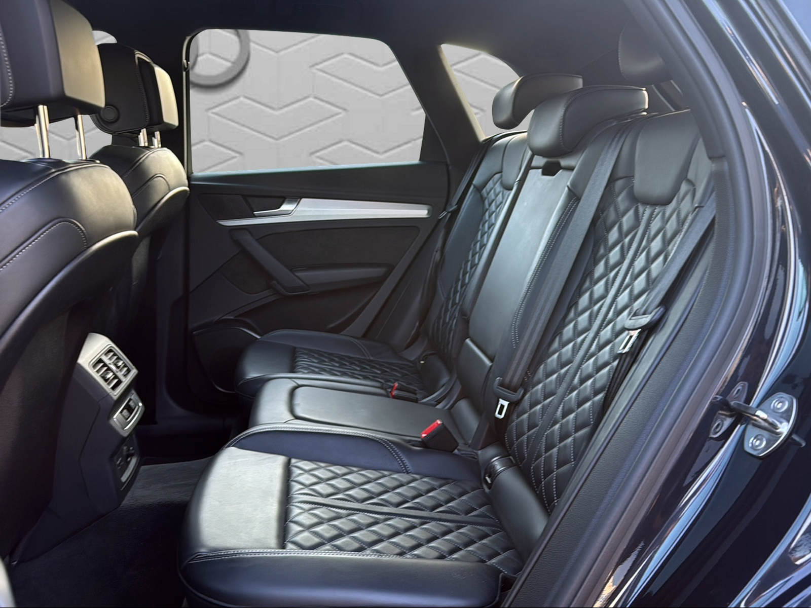 AUDI Q5 55 TFSI e sport quattro-image-15