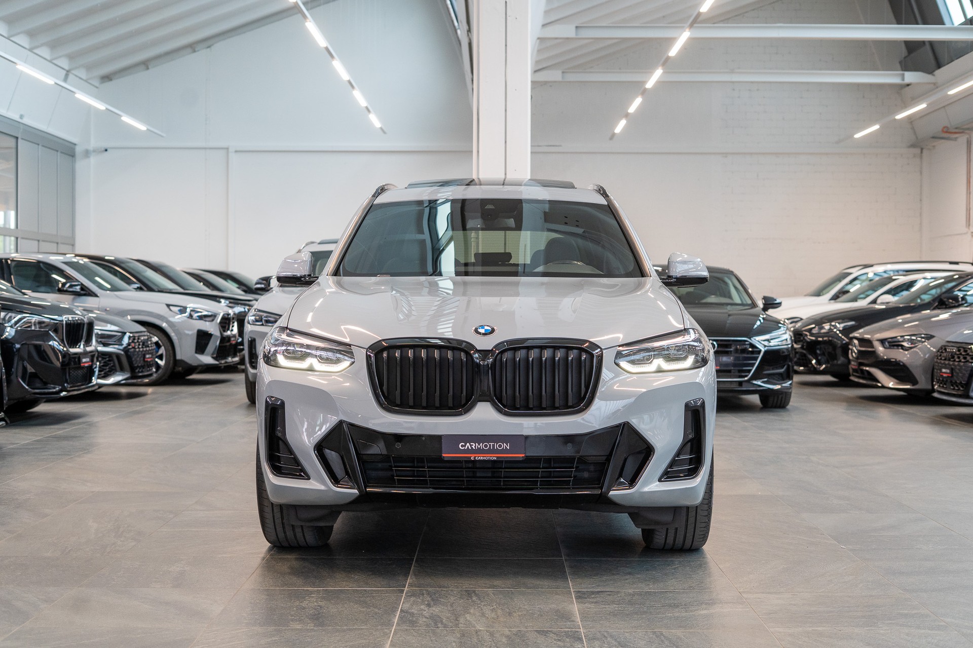 BMW X3 30i xDrive SAG M Sport / Panorama / Rückfahrkamera / el.Heckklappe-showroom-element-1